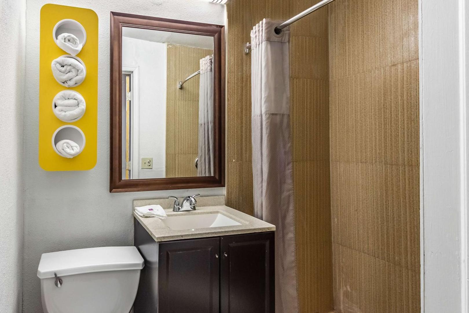 Motel 6 Elizabeth - Newark Liberty International Airport