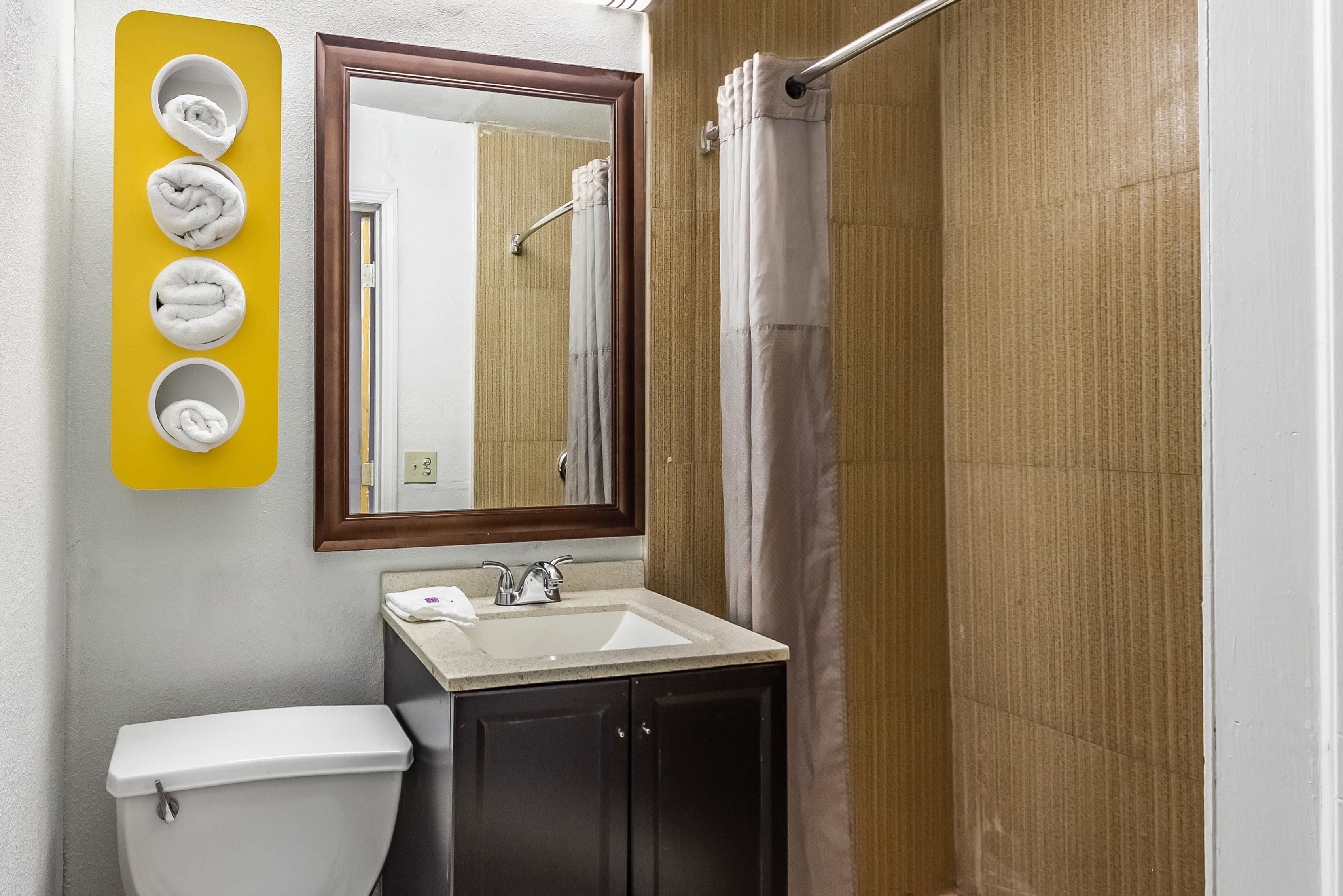Motel 6 Elizabeth - Newark Liberty International Airport