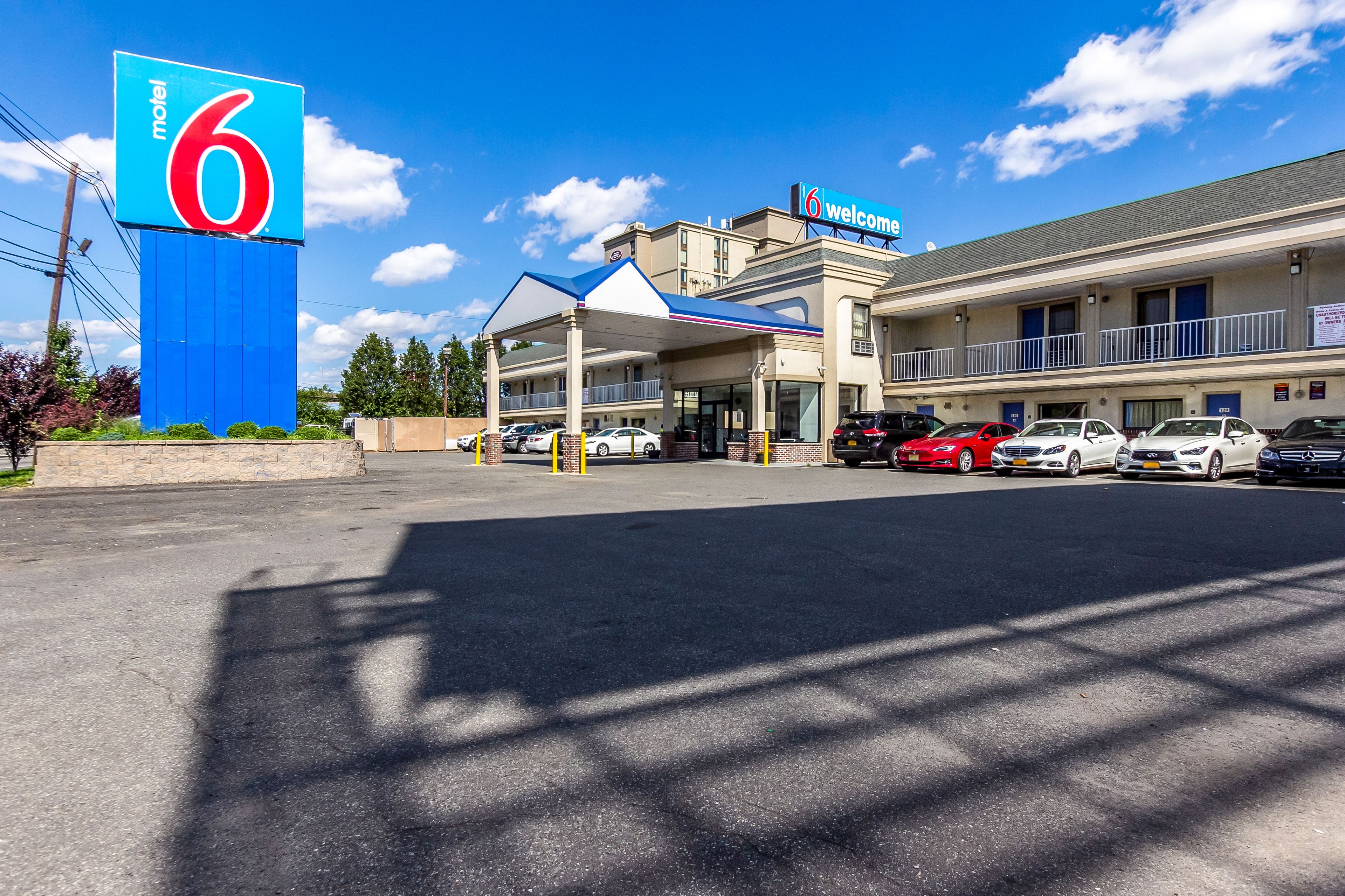 Motel 6 Elizabeth - Newark Liberty International Airport