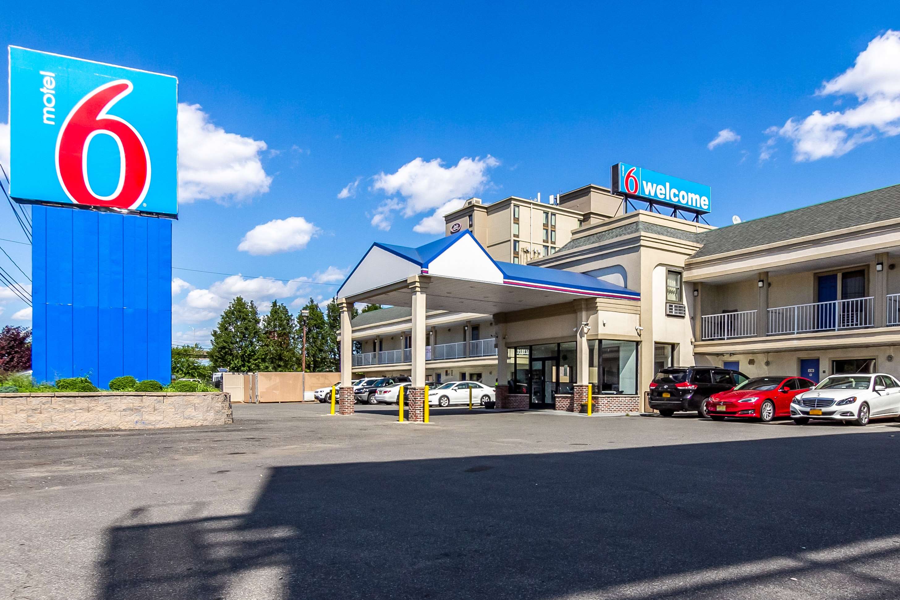 Motel 6 Elizabeth - Newark Liberty International Airport