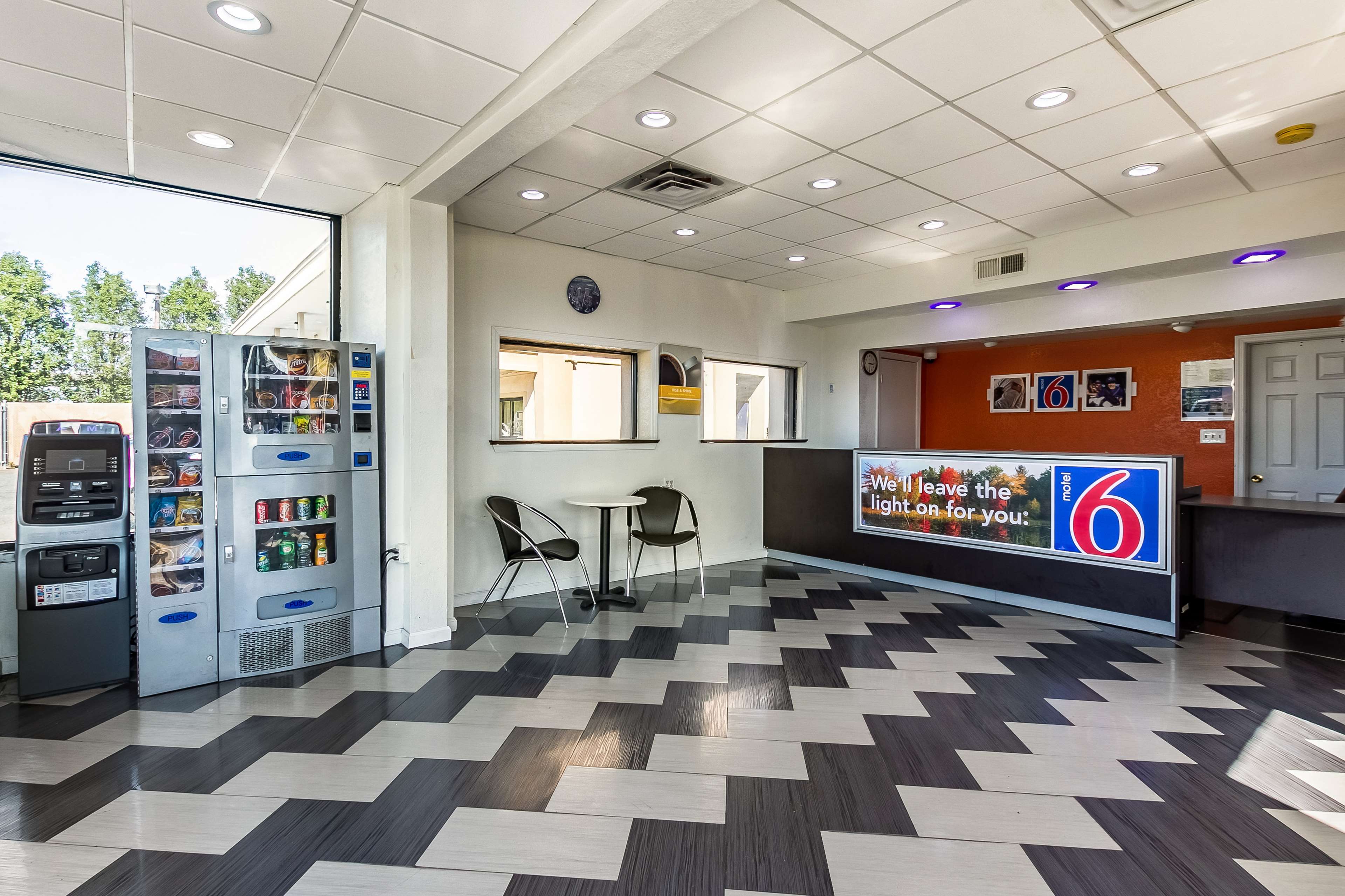 Motel 6 Elizabeth - Newark Liberty International Airport