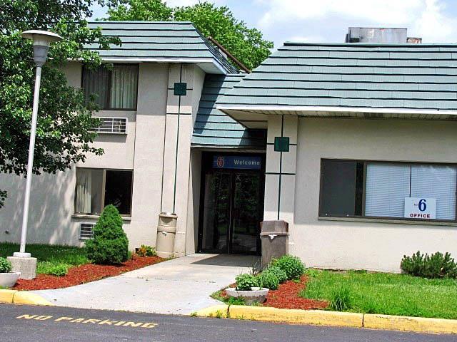 Red Carpet Inn