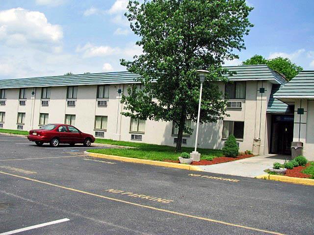 Red Carpet Inn