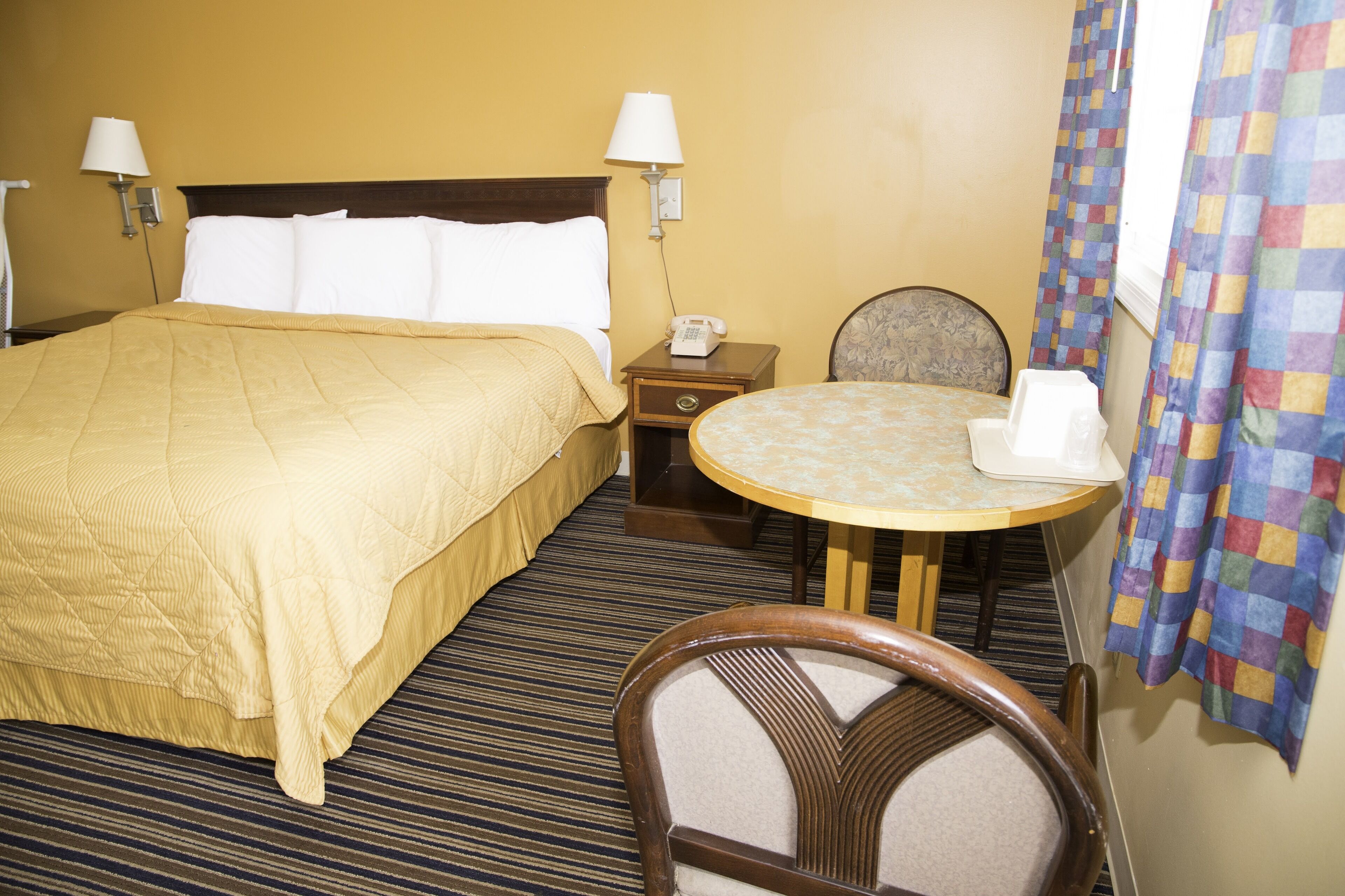 Capri Inn and Suites
