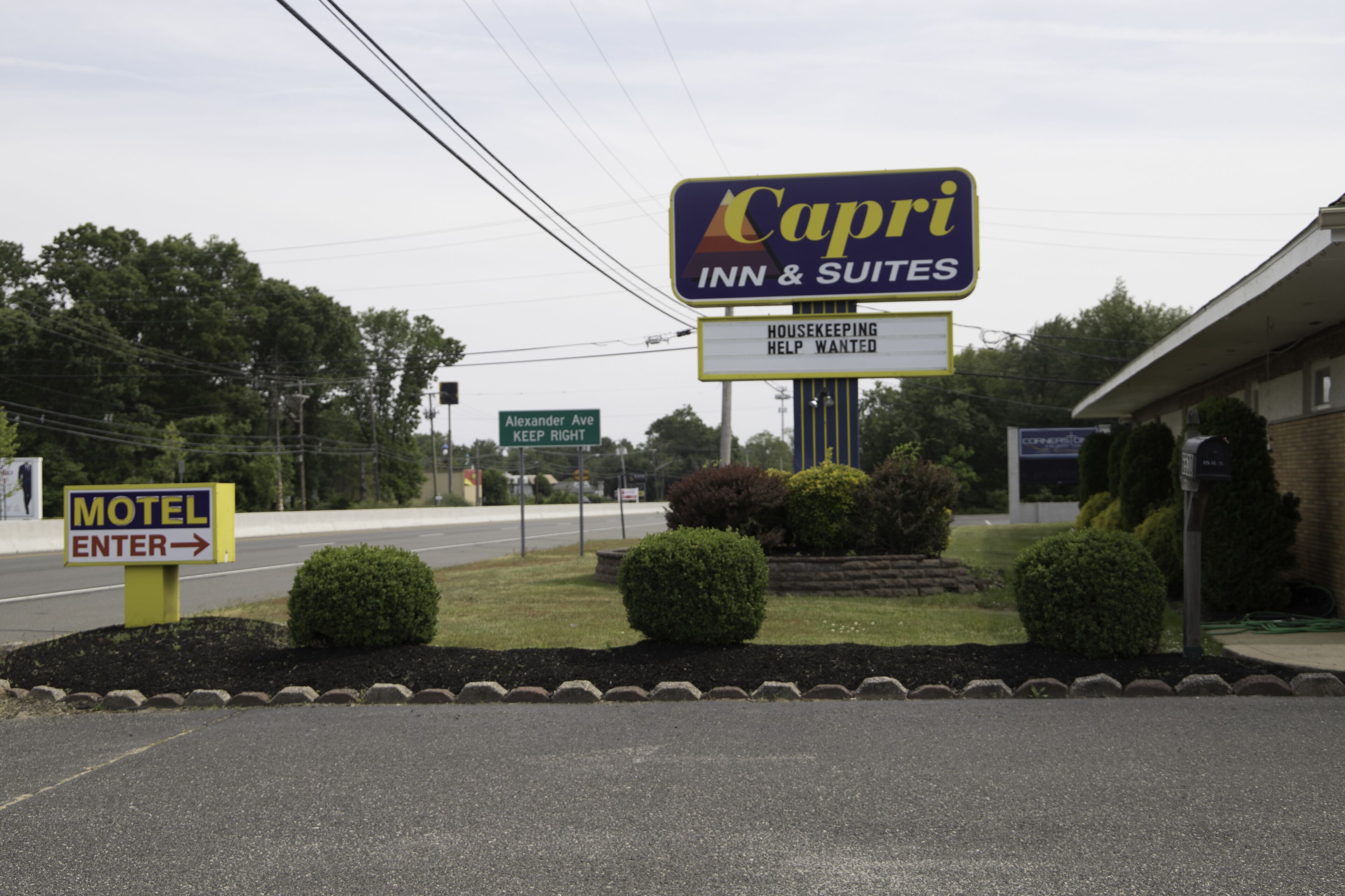 Capri Inn and Suites