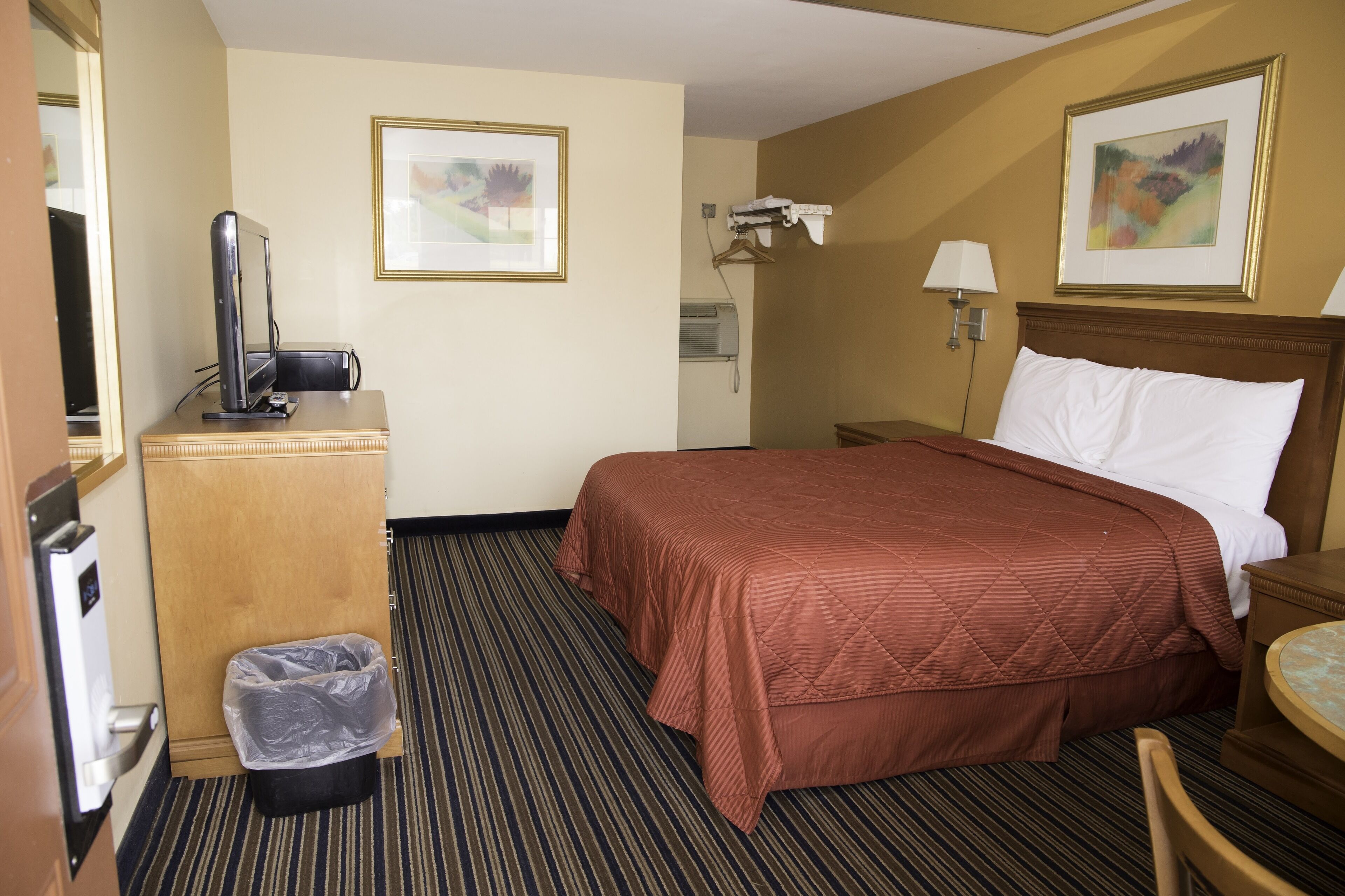 Capri Inn and Suites
