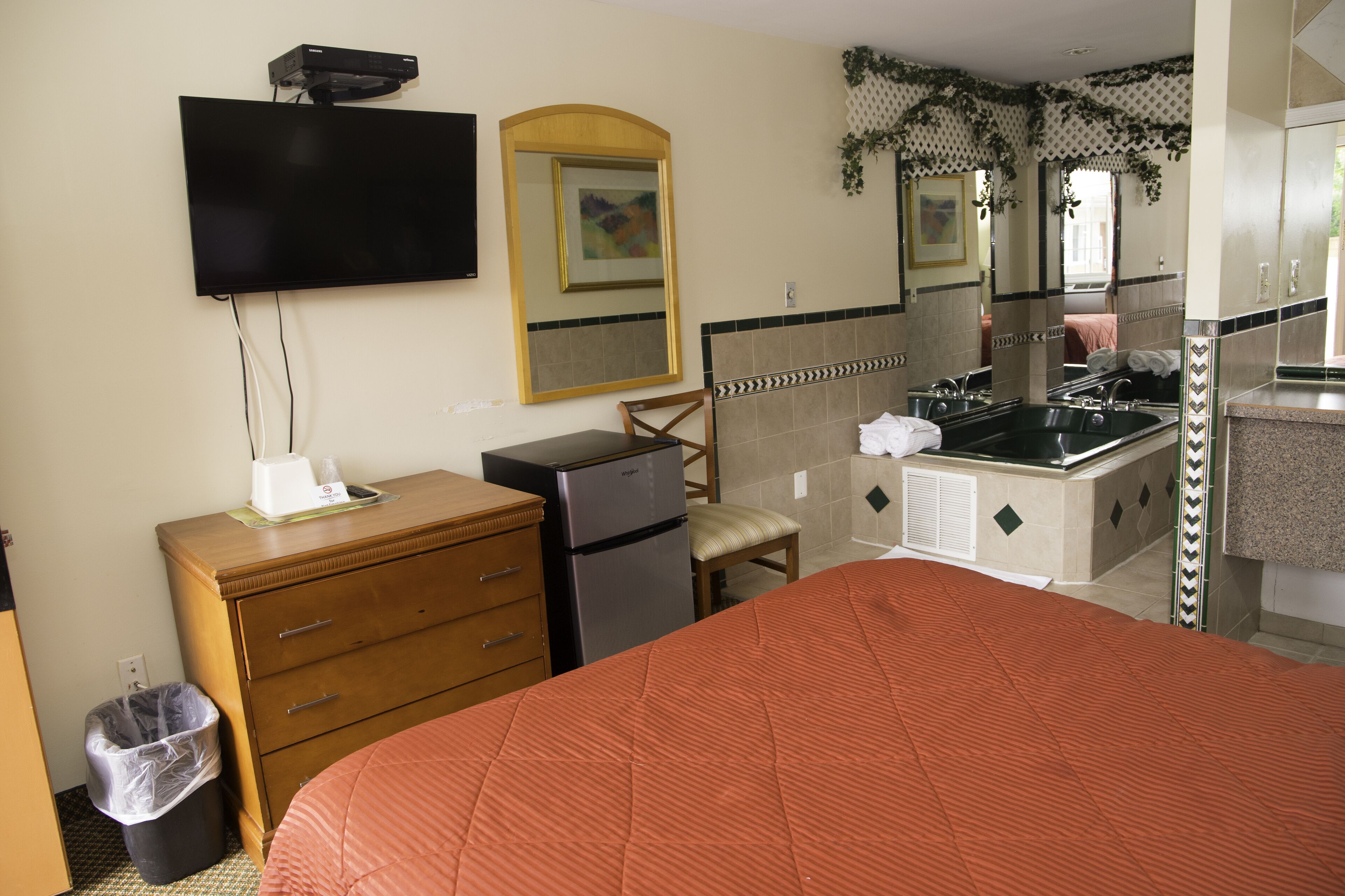 Capri Inn and Suites
