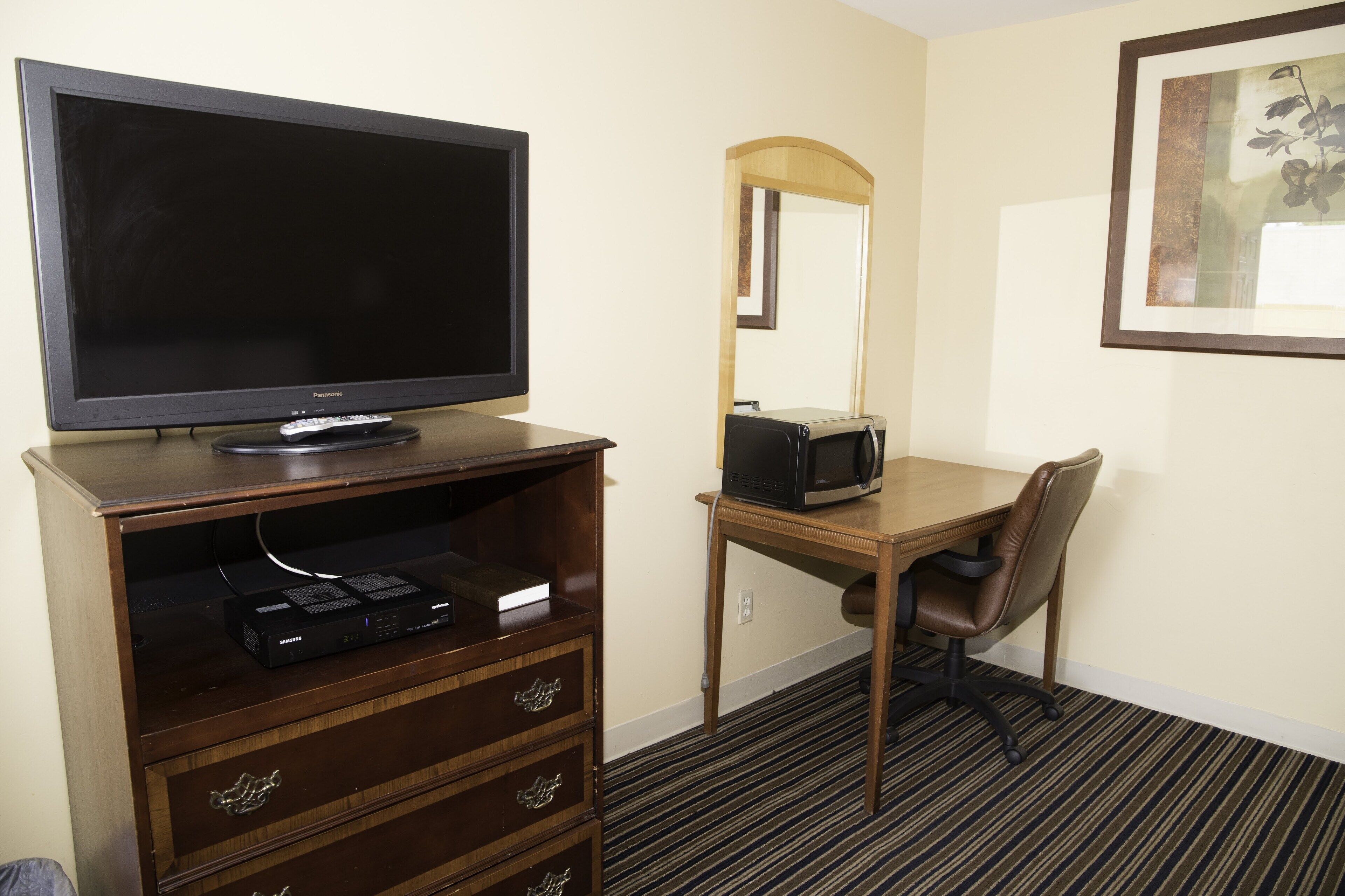 Capri Inn and Suites