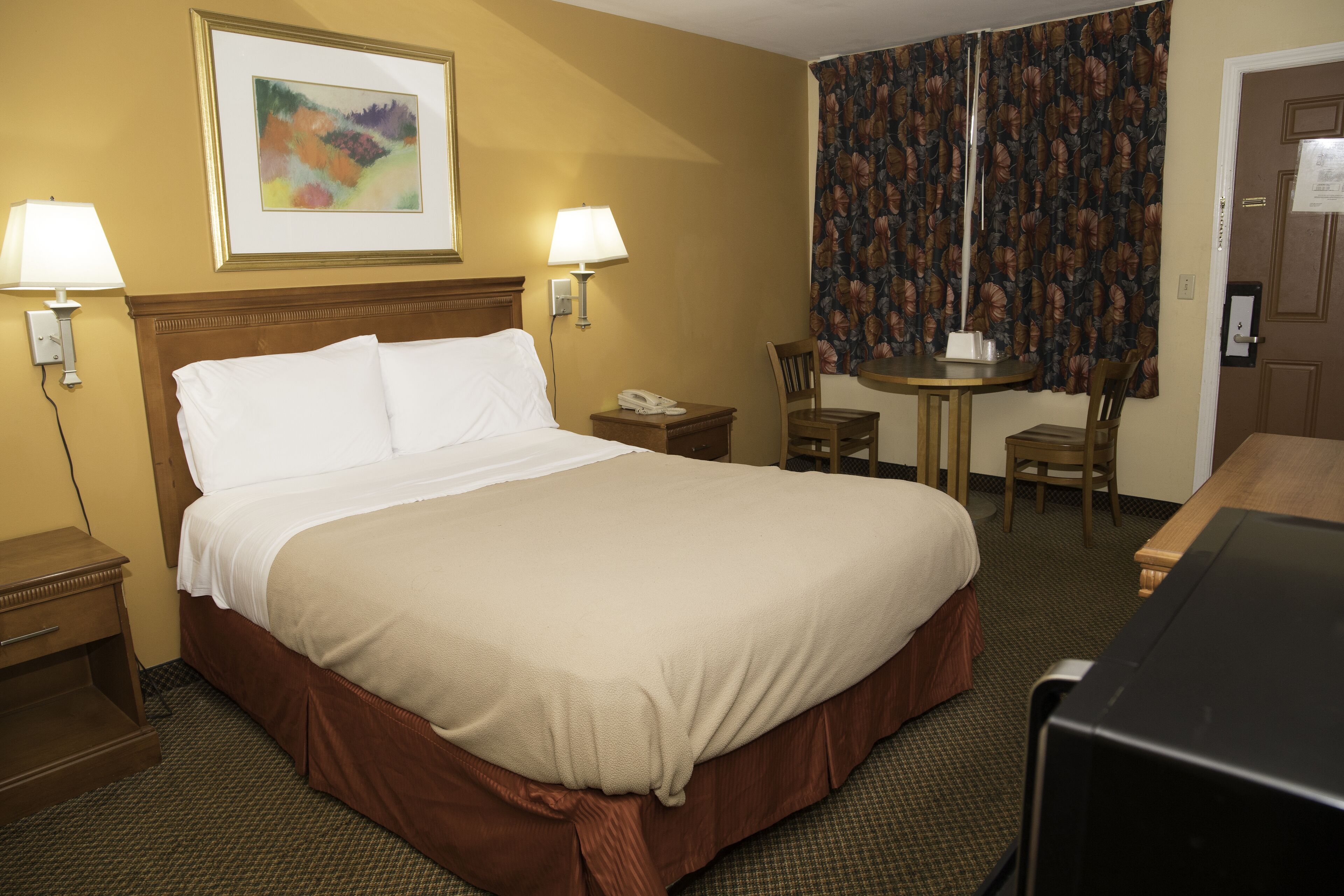 Capri Inn and Suites