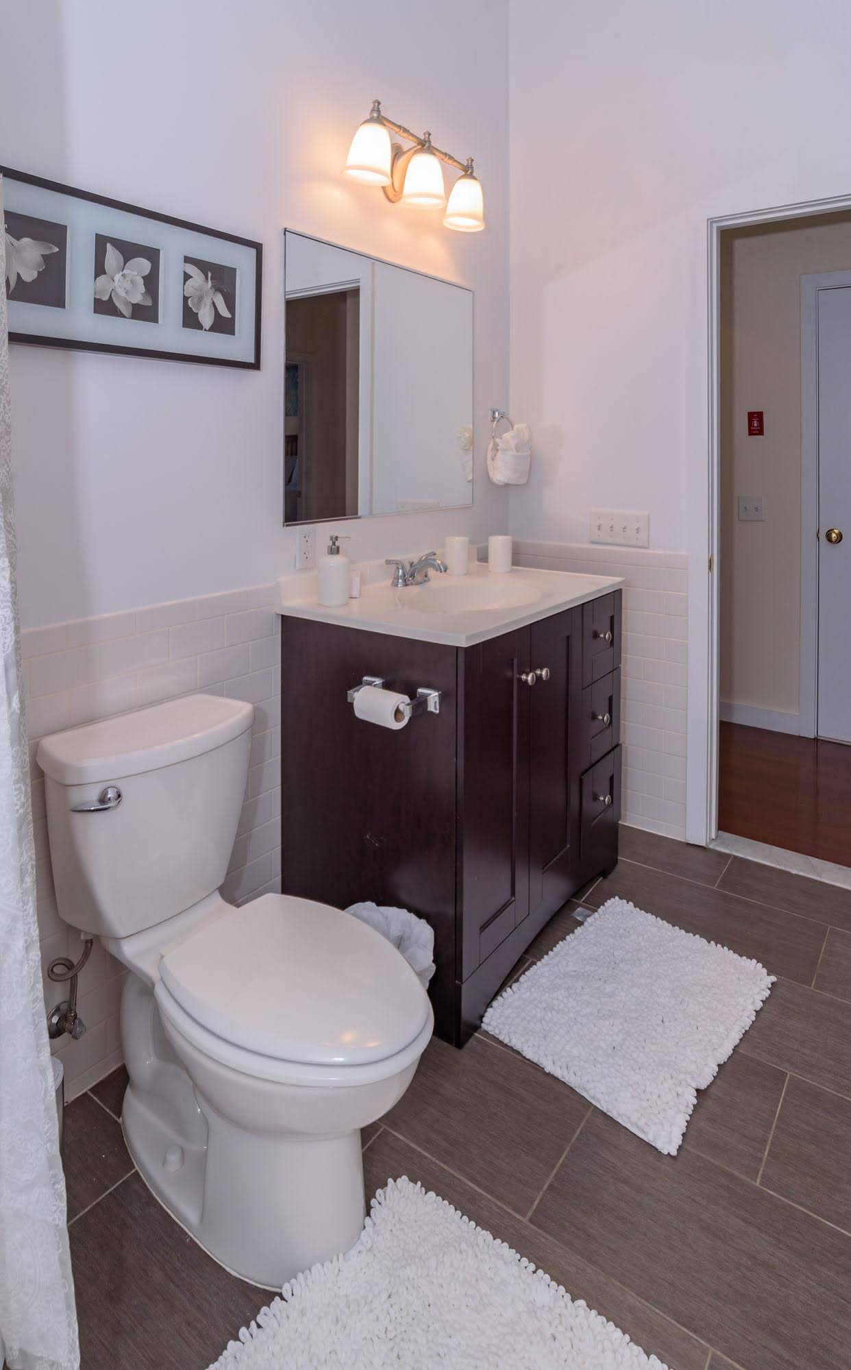 Deedee's Hideaway On Grove