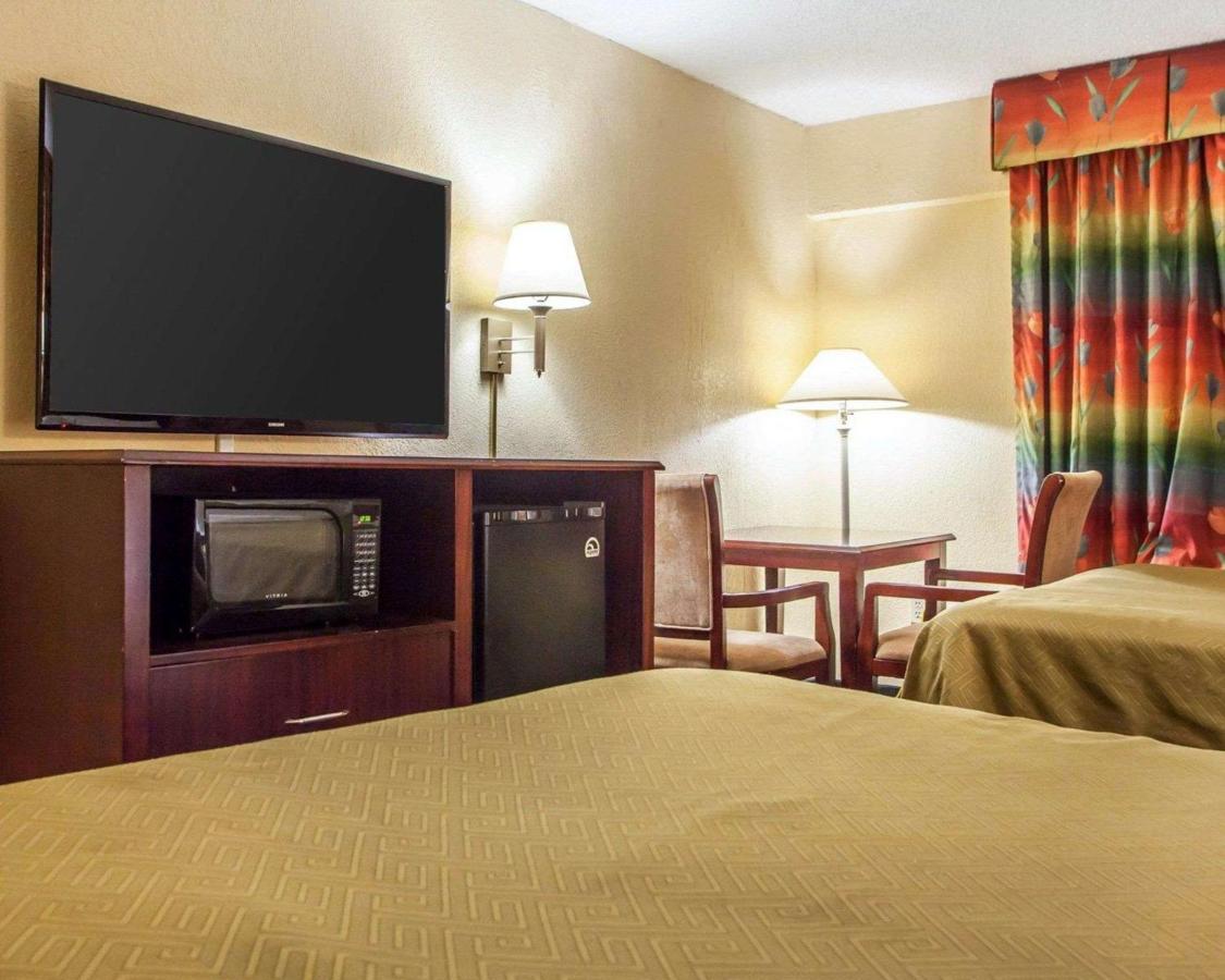 Days Inn by Wyndham Jersey City / NYC Area