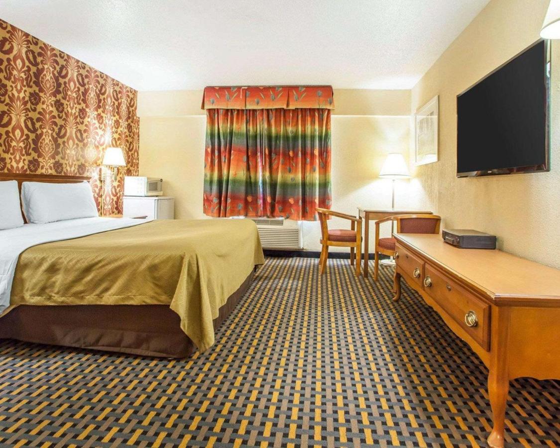 Days Inn by Wyndham Jersey City / NYC Area