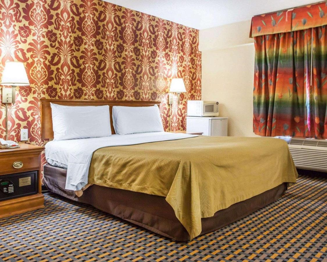 Days Inn by Wyndham Jersey City / NYC Area