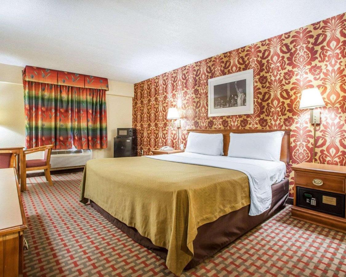 Days Inn by Wyndham Jersey City / NYC Area