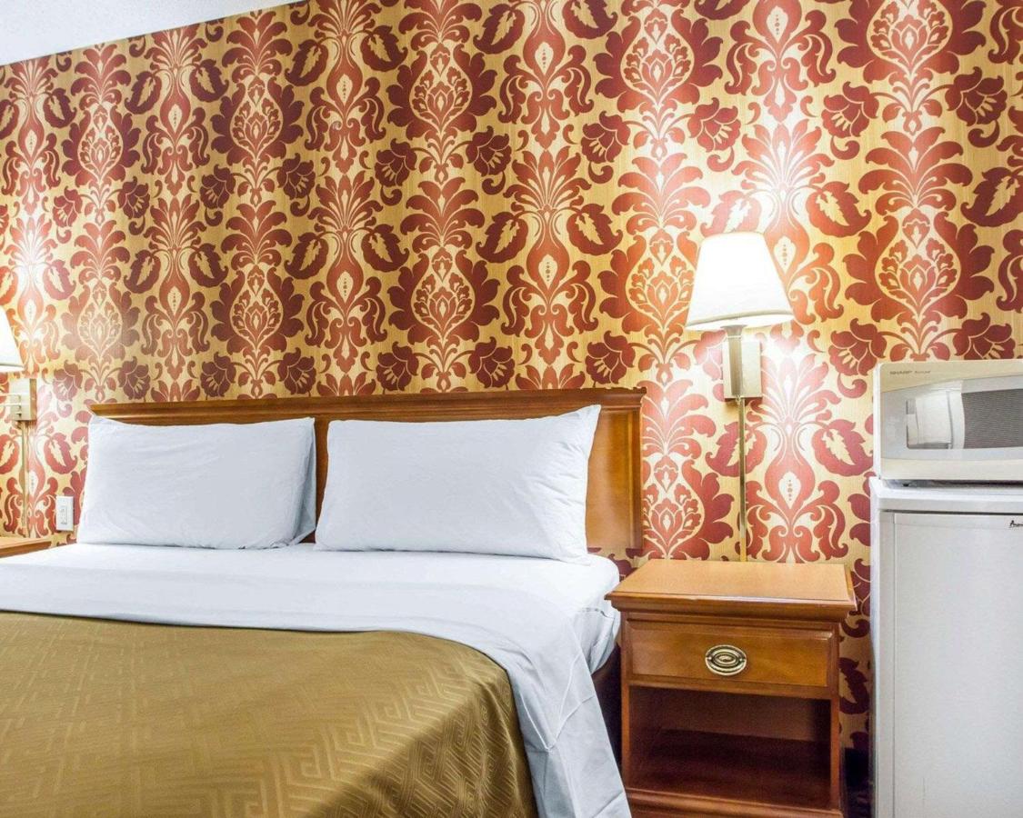 Days Inn by Wyndham Jersey City / NYC Area