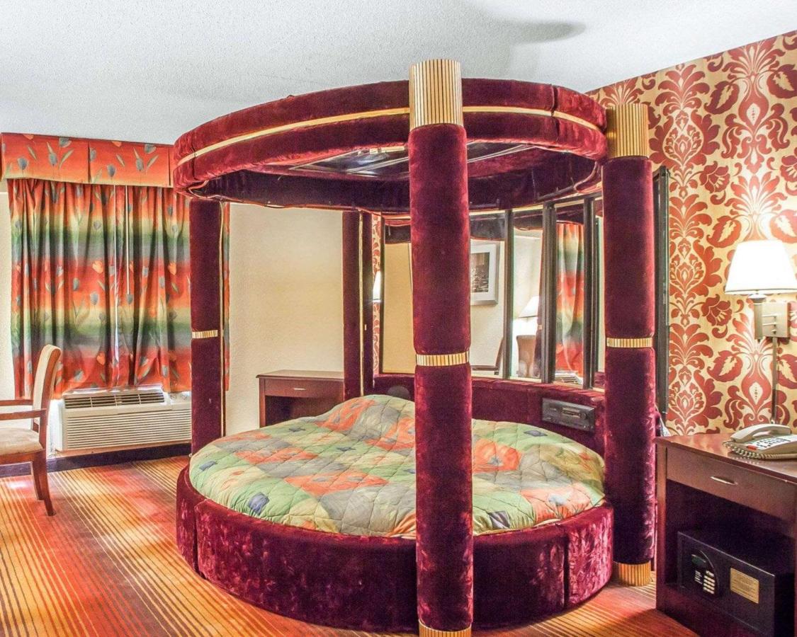 Days Inn by Wyndham Jersey City / NYC Area