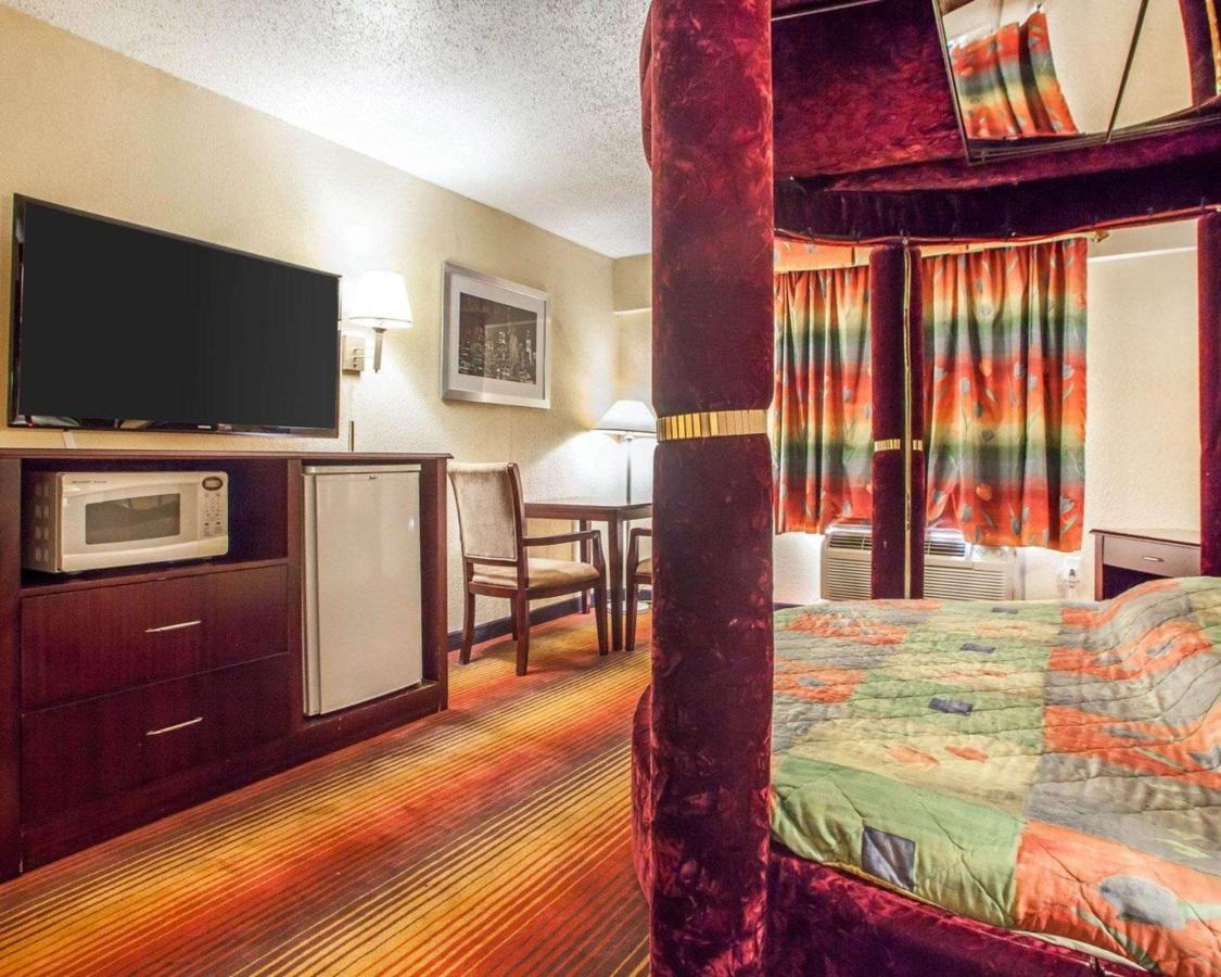 Days Inn by Wyndham Jersey City / NYC Area