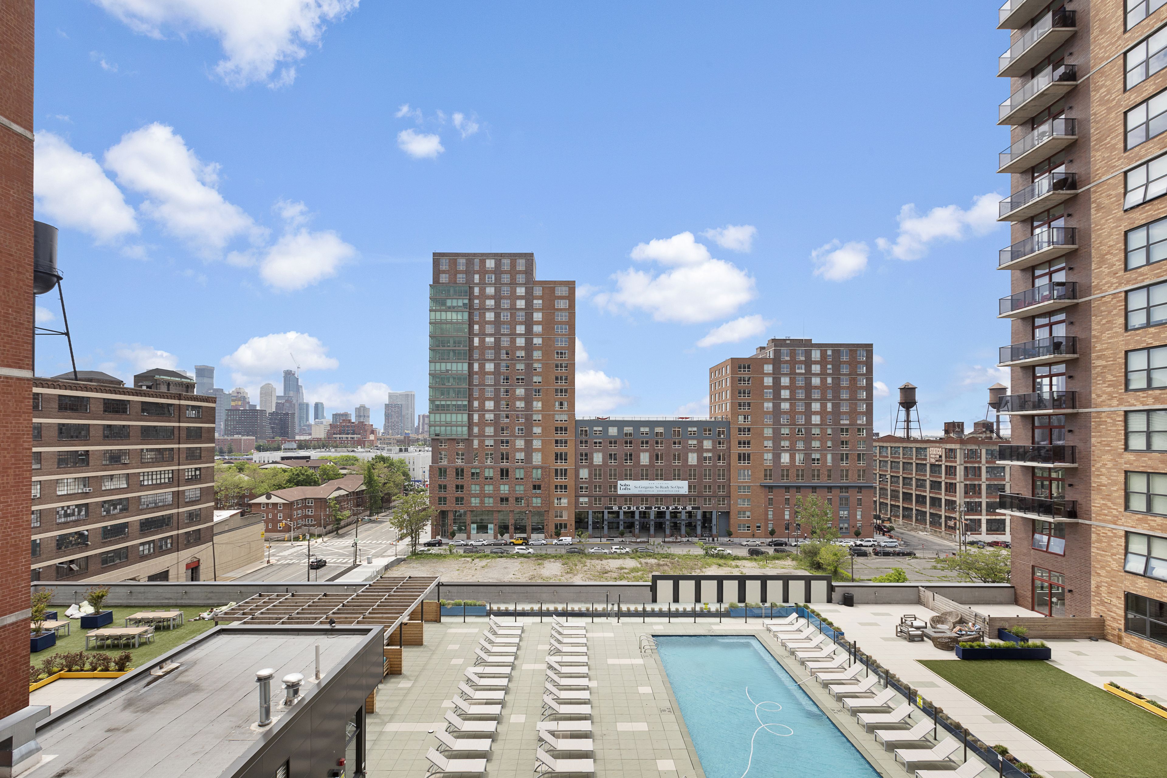 Pelicanstay Near Holland Tunnel