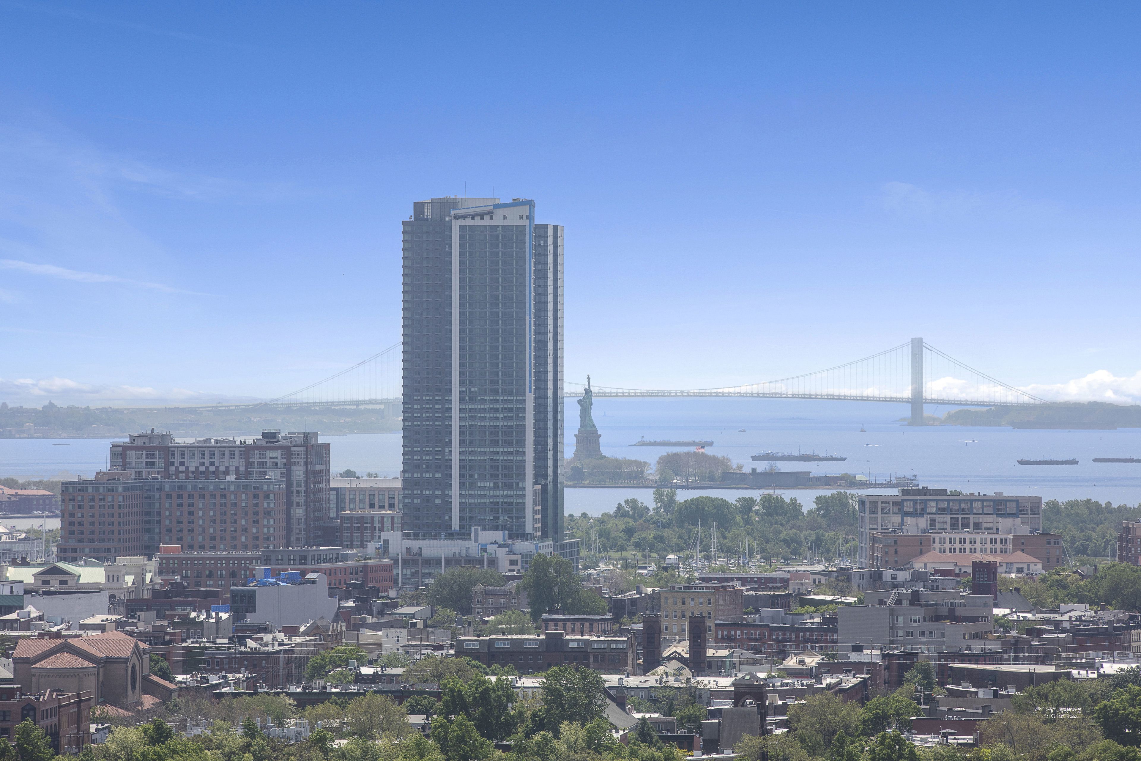 Pelicanstay Near Holland Tunnel