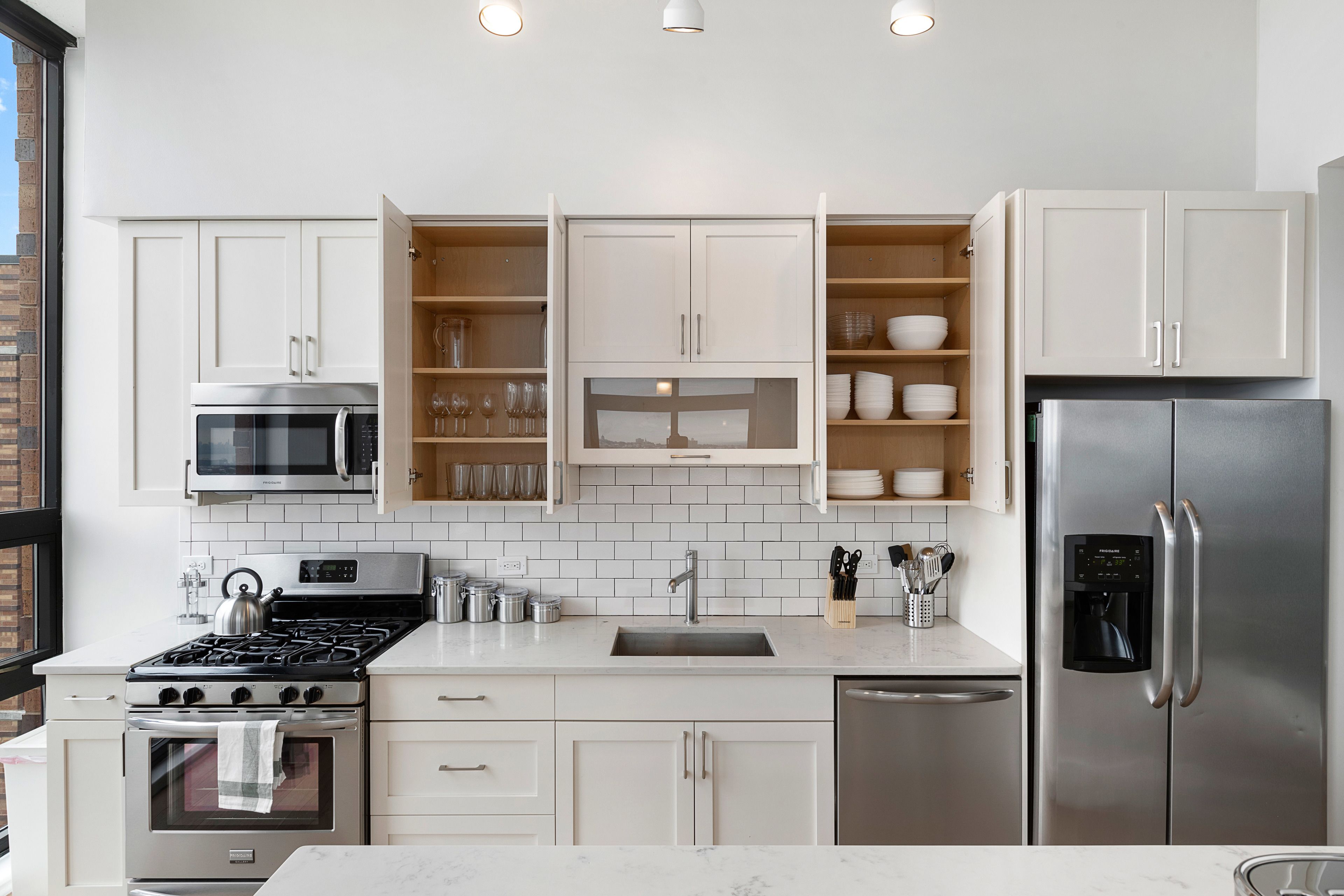 Pelicanstay Near Holland Tunnel