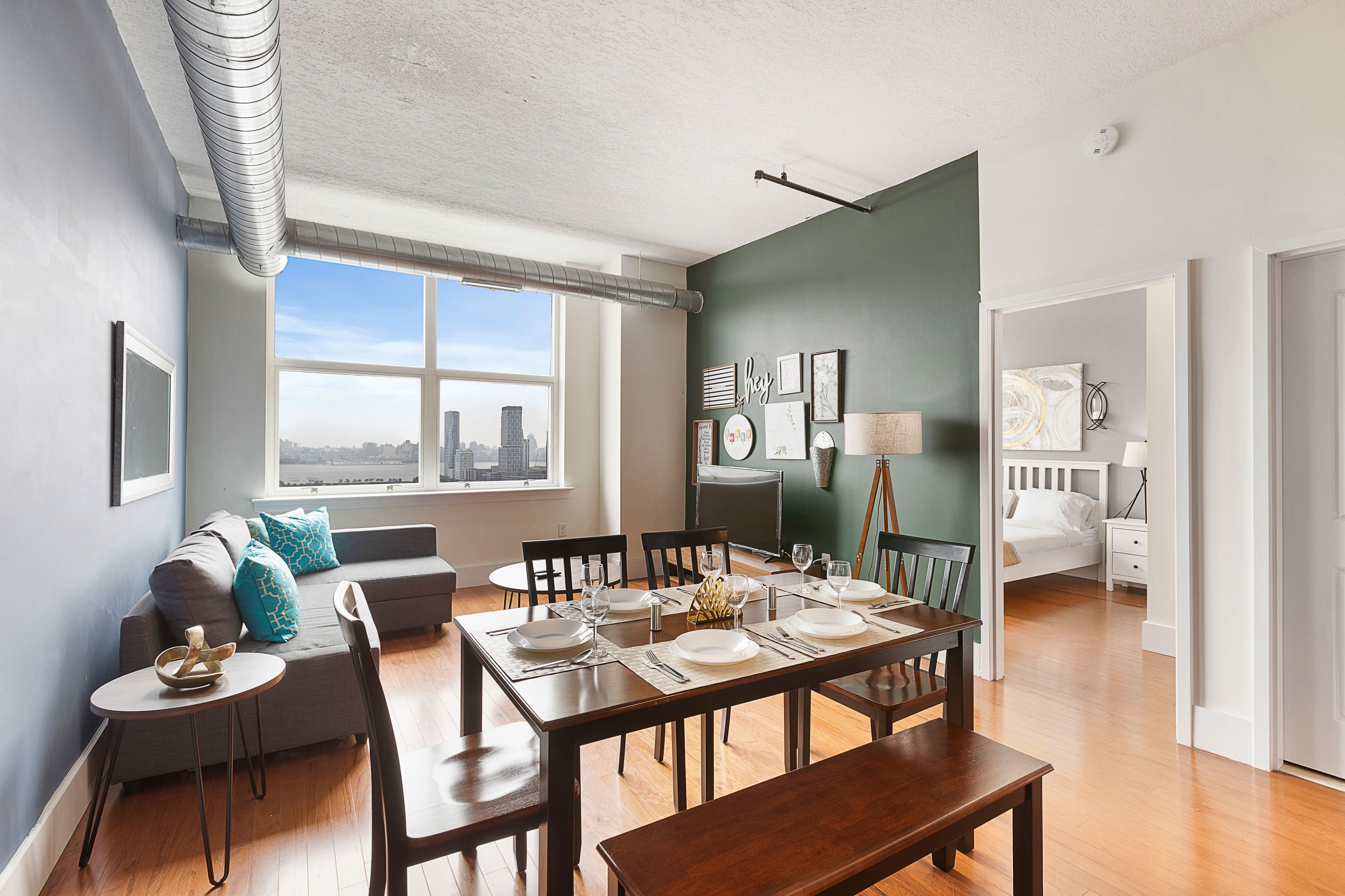 Pelicanstay Near Holland Tunnel
