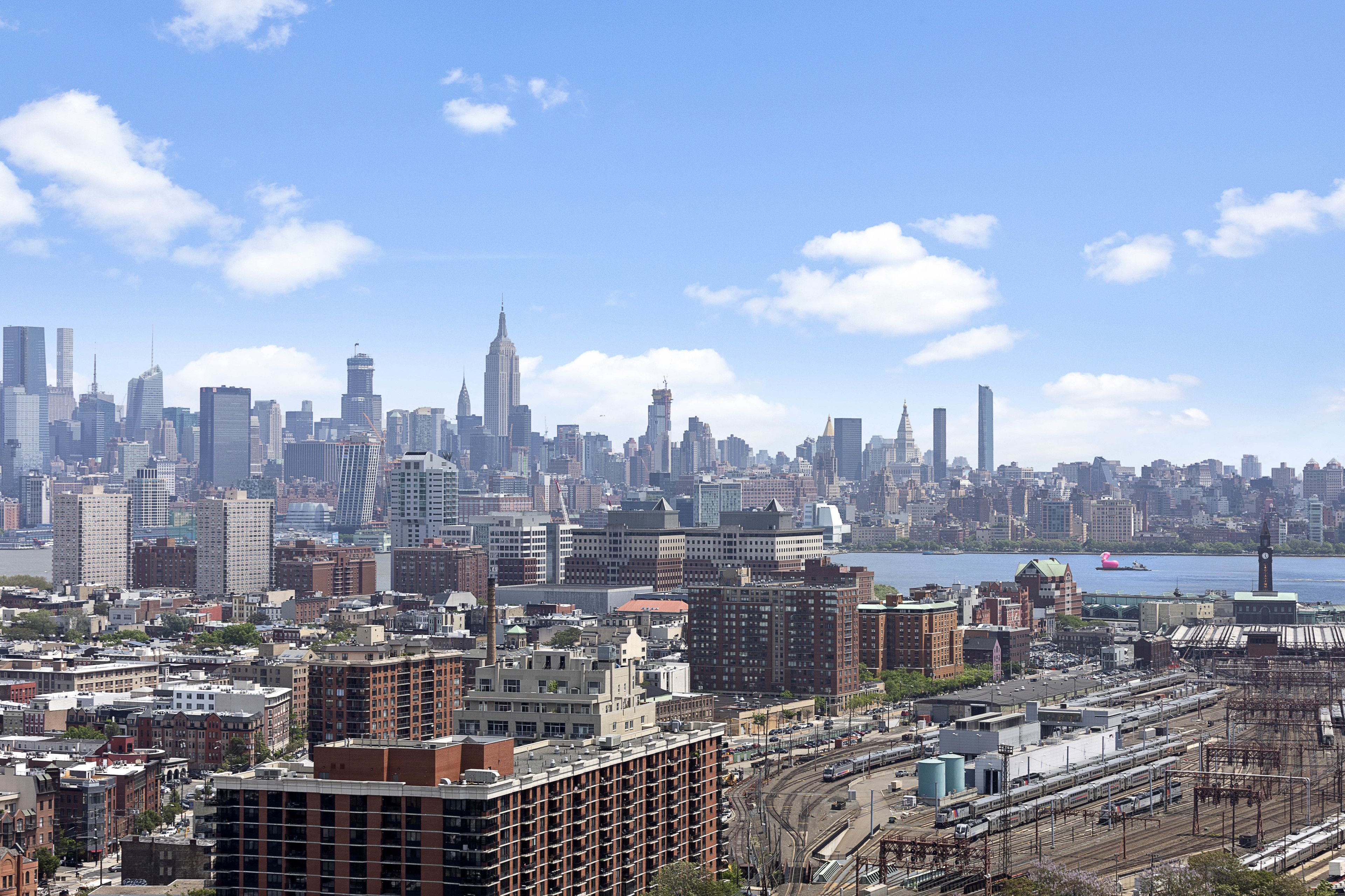Pelicanstay Near Holland Tunnel
