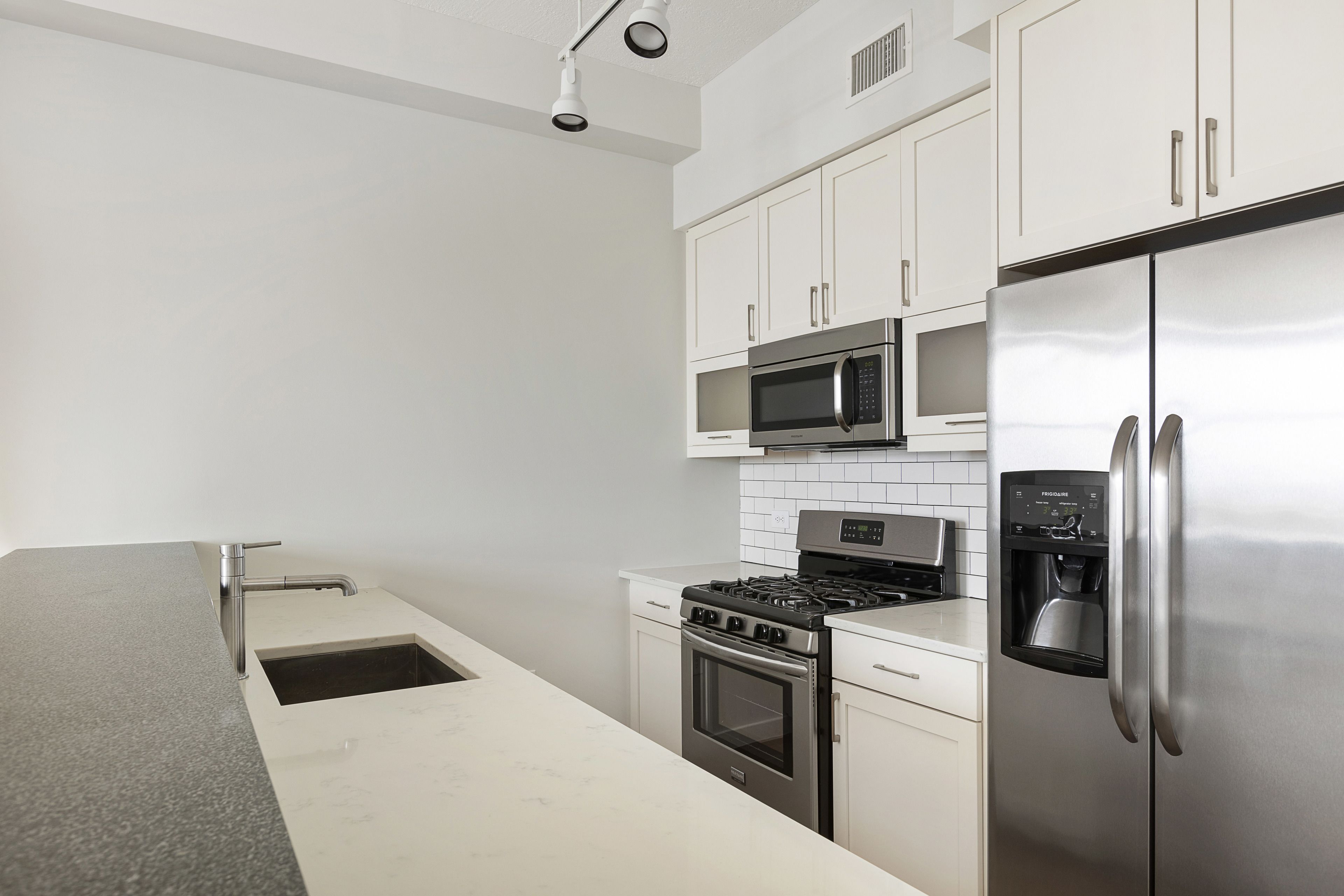 Pelicanstay Near Holland Tunnel