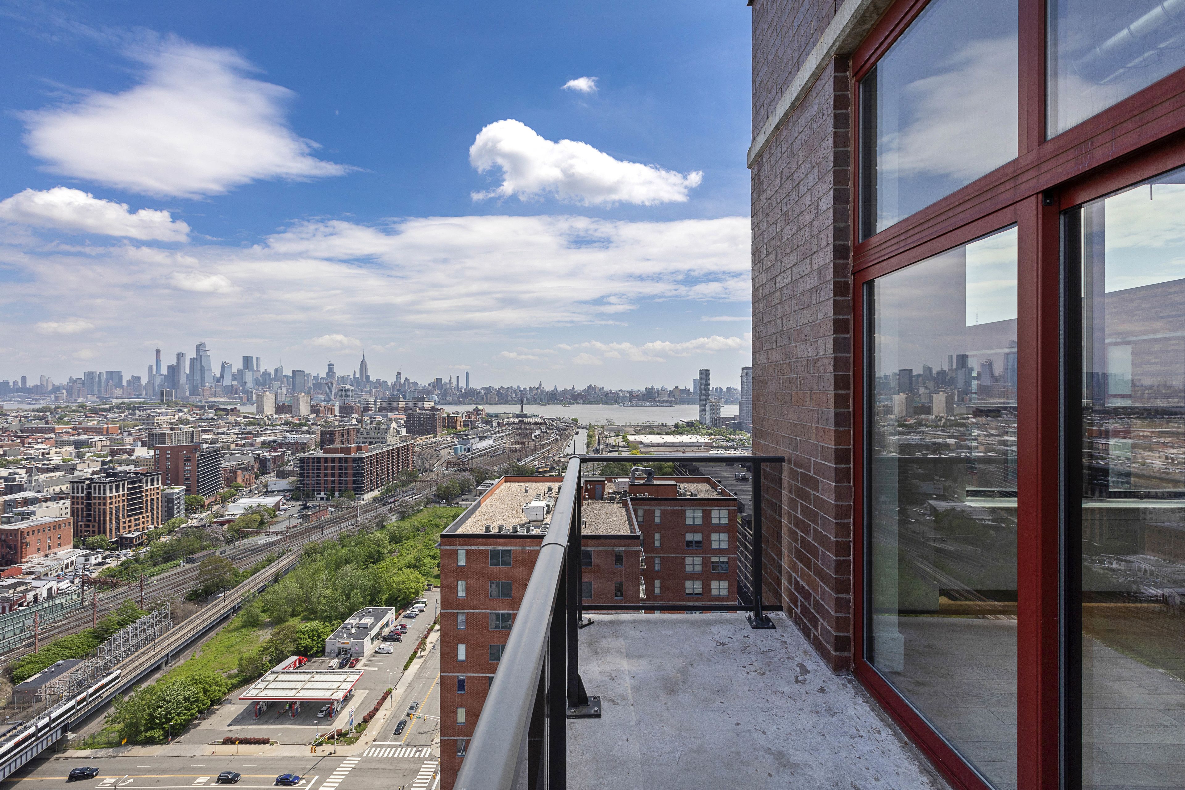 Pelicanstay Near Holland Tunnel