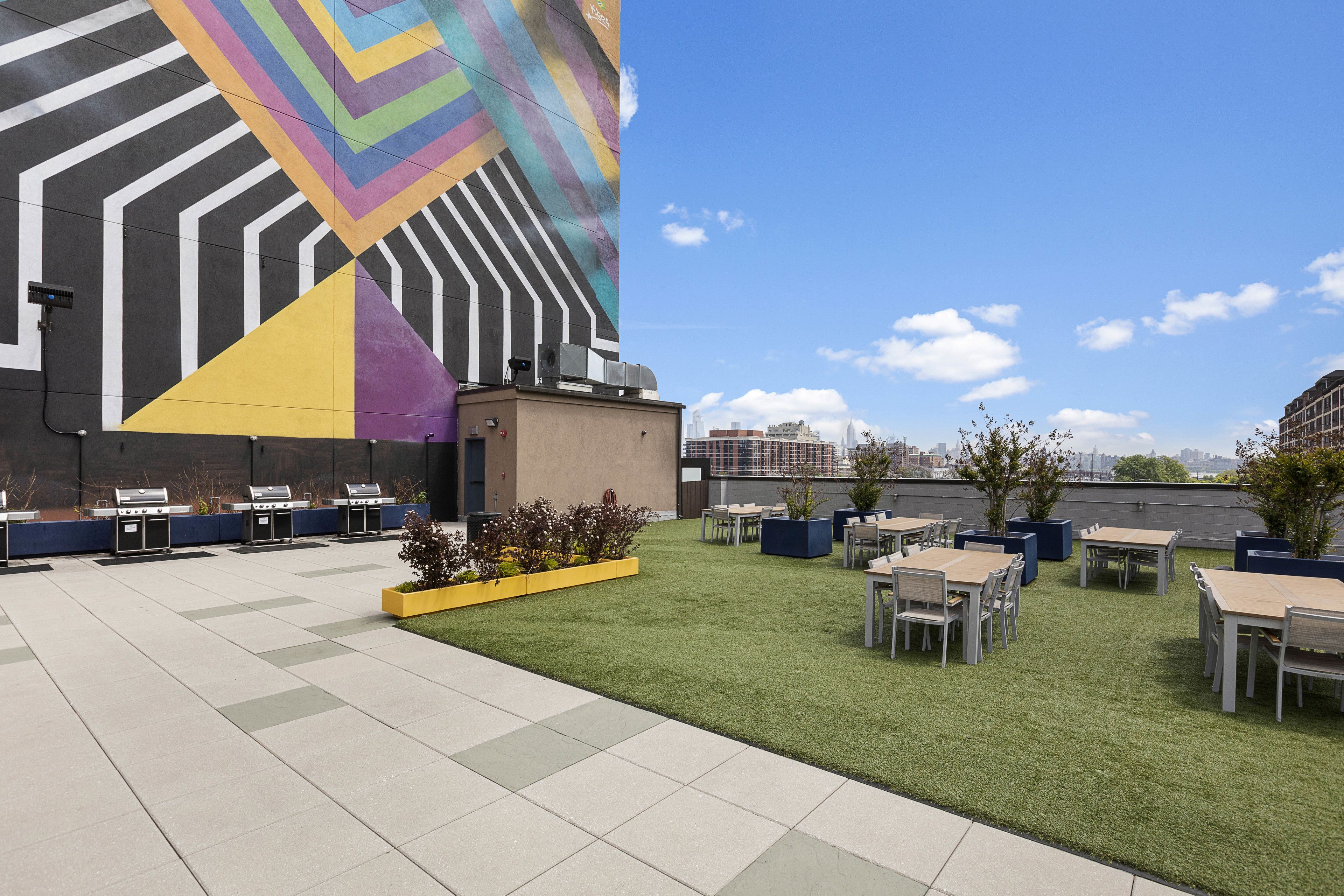 Pelicanstay Near Holland Tunnel