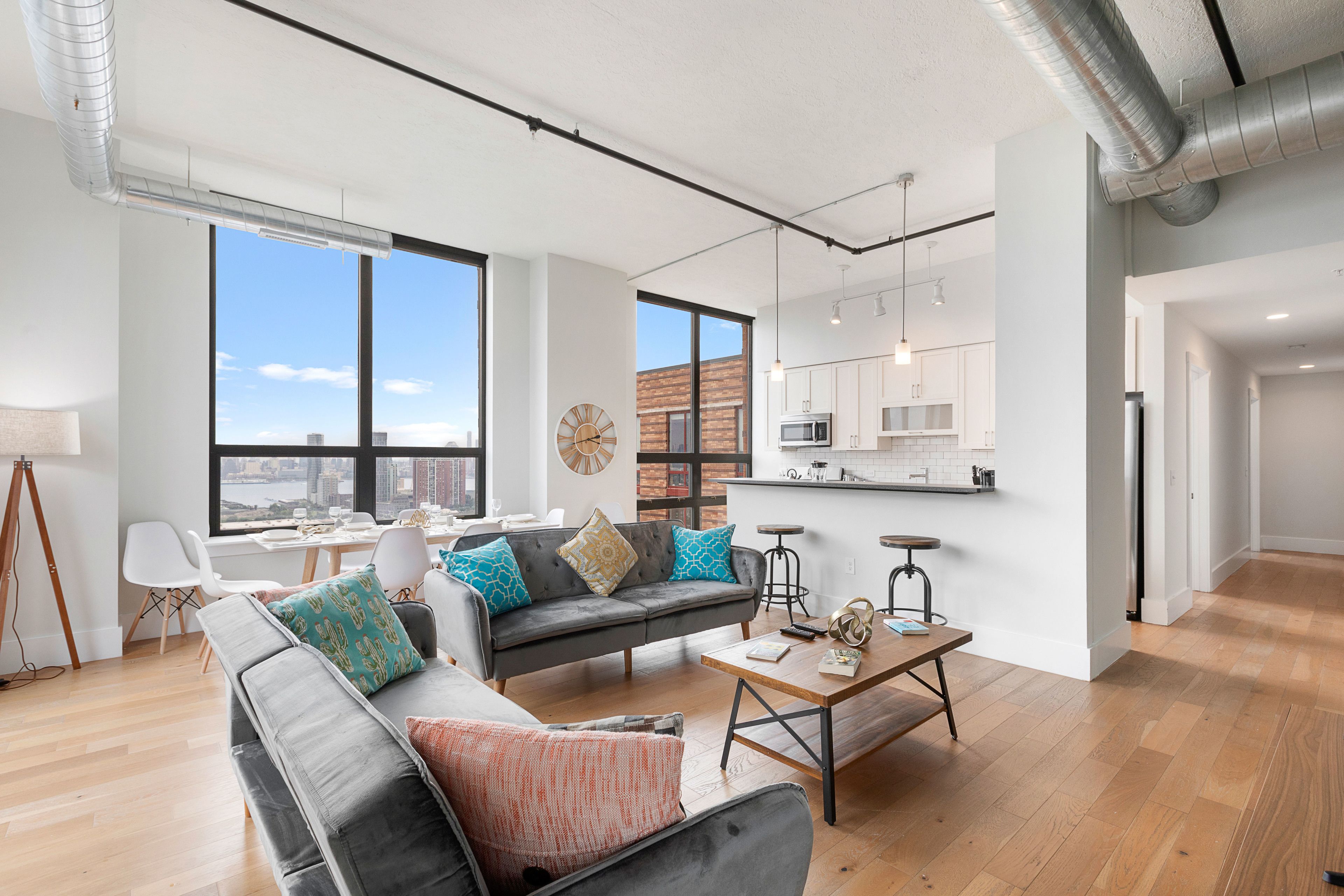 Pelicanstay Near Holland Tunnel