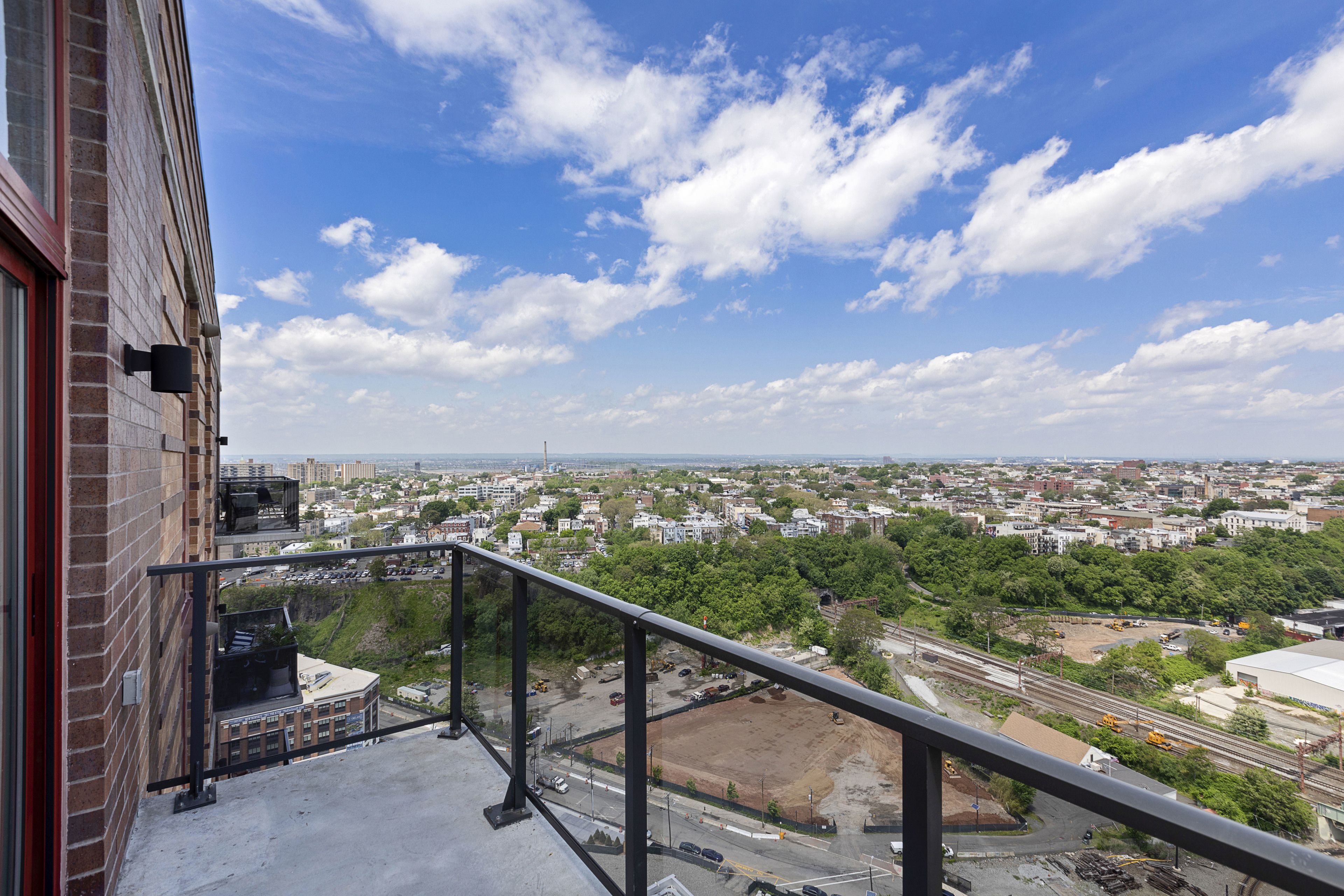 Pelicanstay Near Holland Tunnel