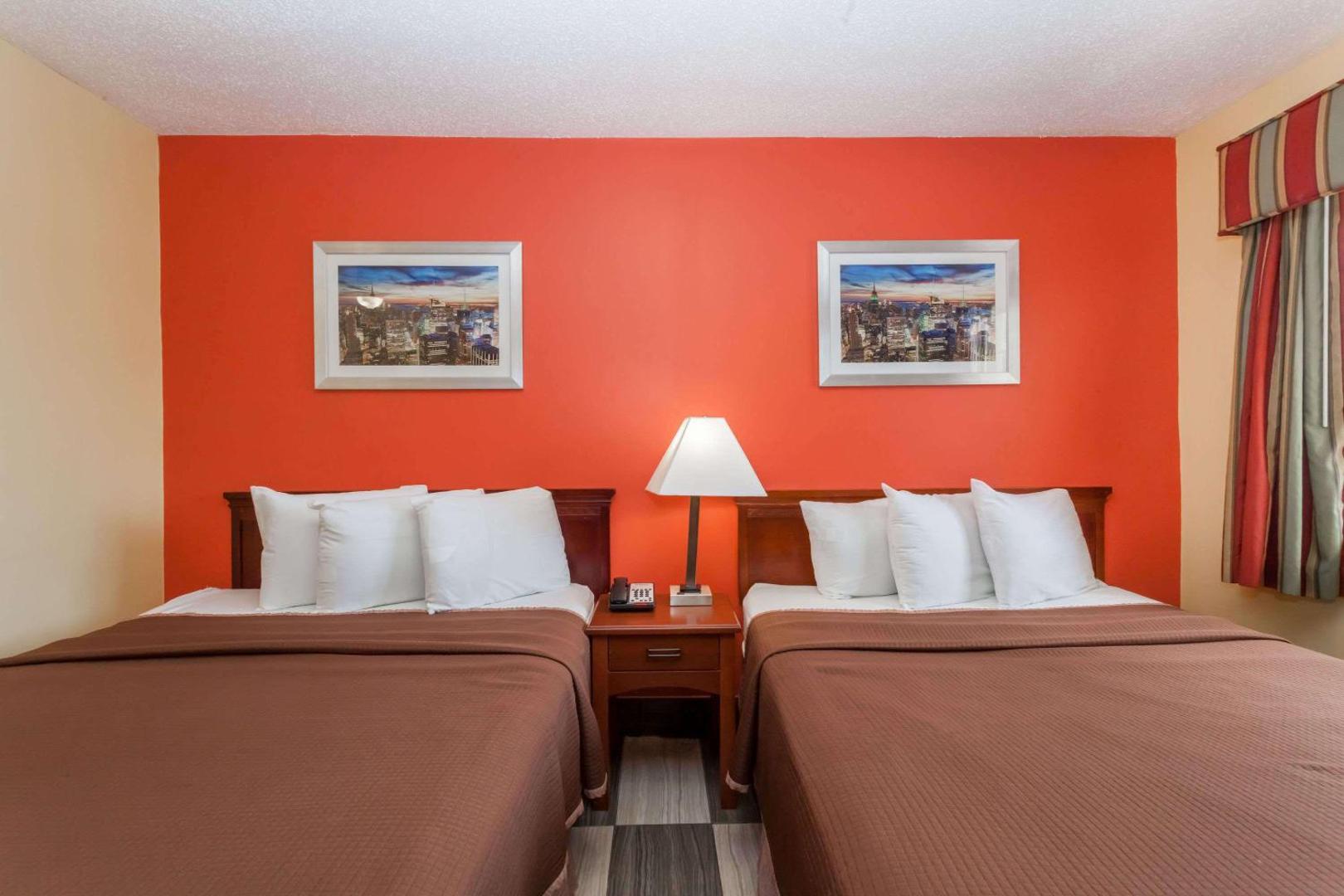 Travelodge by Wyndham Jersey City