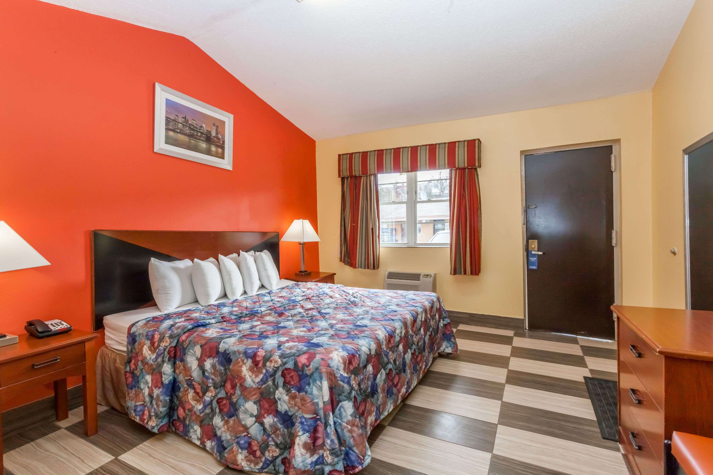 Travelodge by Wyndham Jersey City
