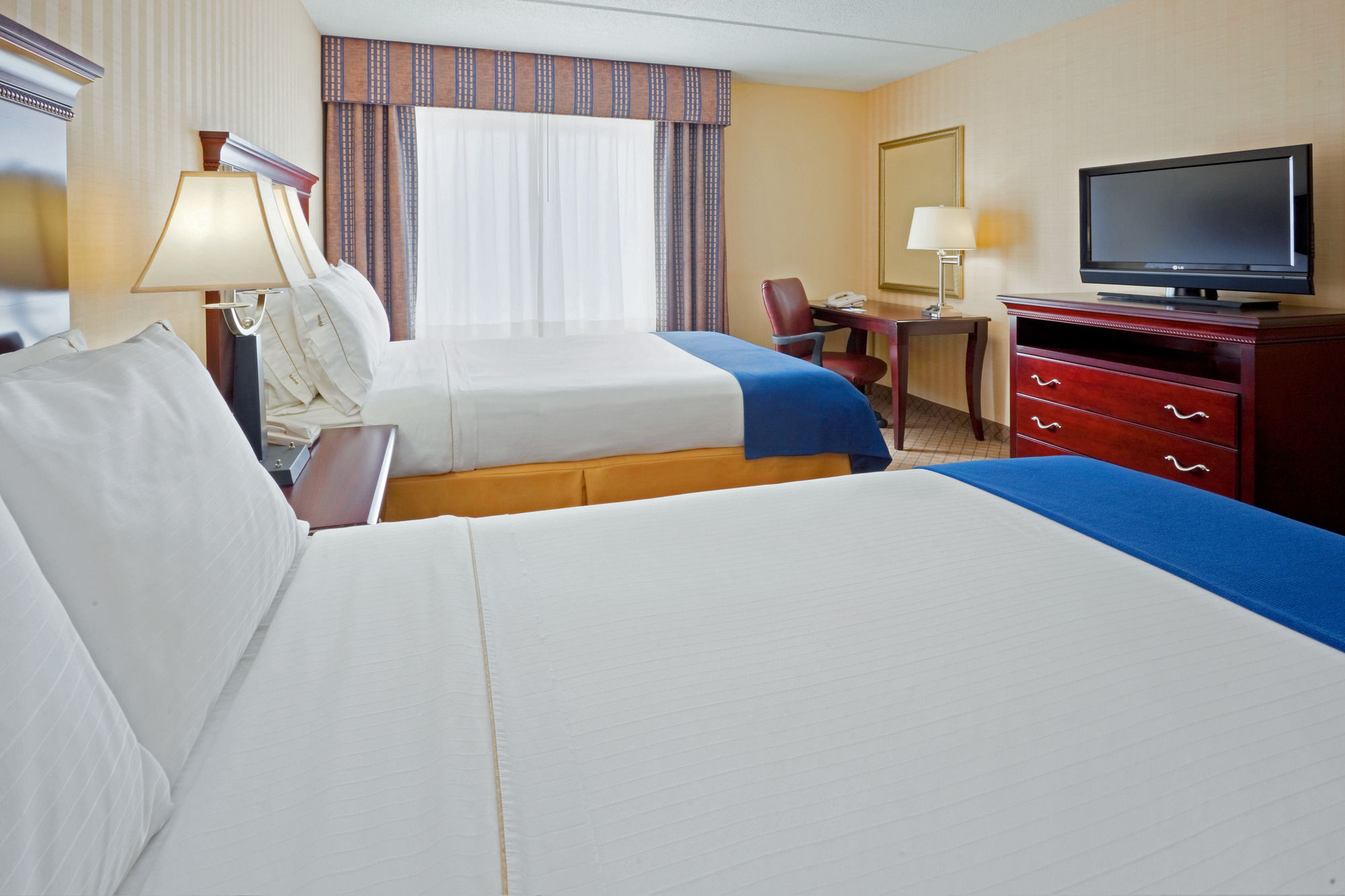 Holiday Inn Express Hotel & Suites West Long Branch
