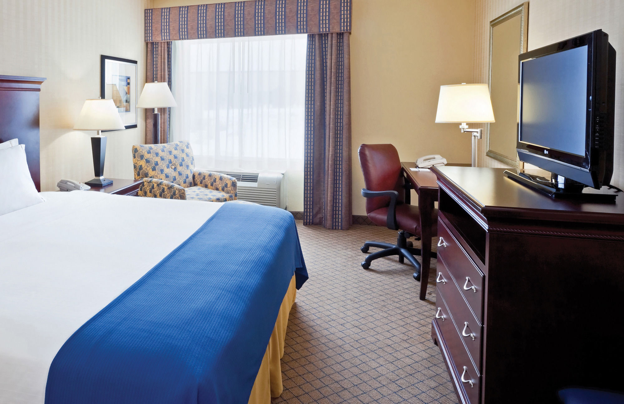 Holiday Inn Express Hotel & Suites West Long Branch