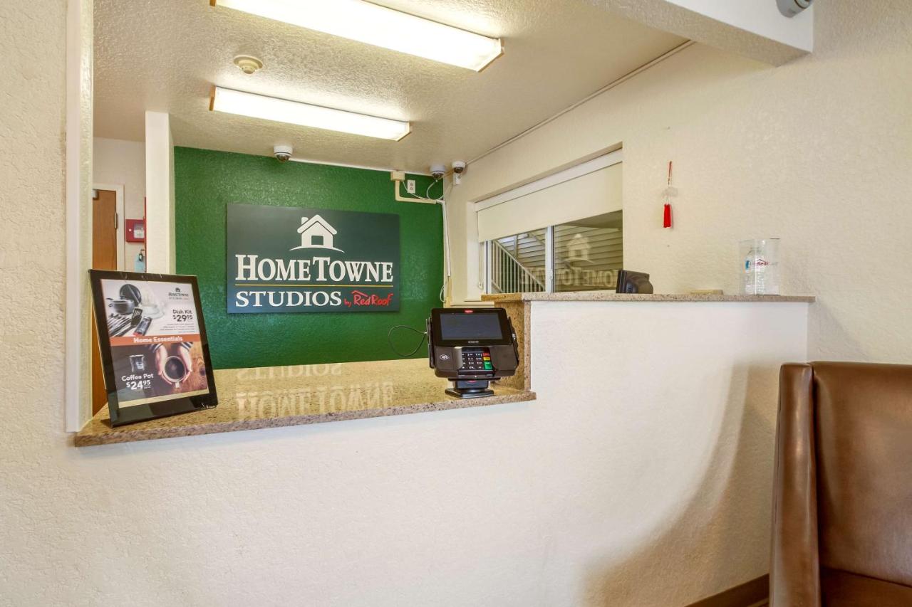 HomeTowne Studios Philadelphia - Maple Shade, NJ