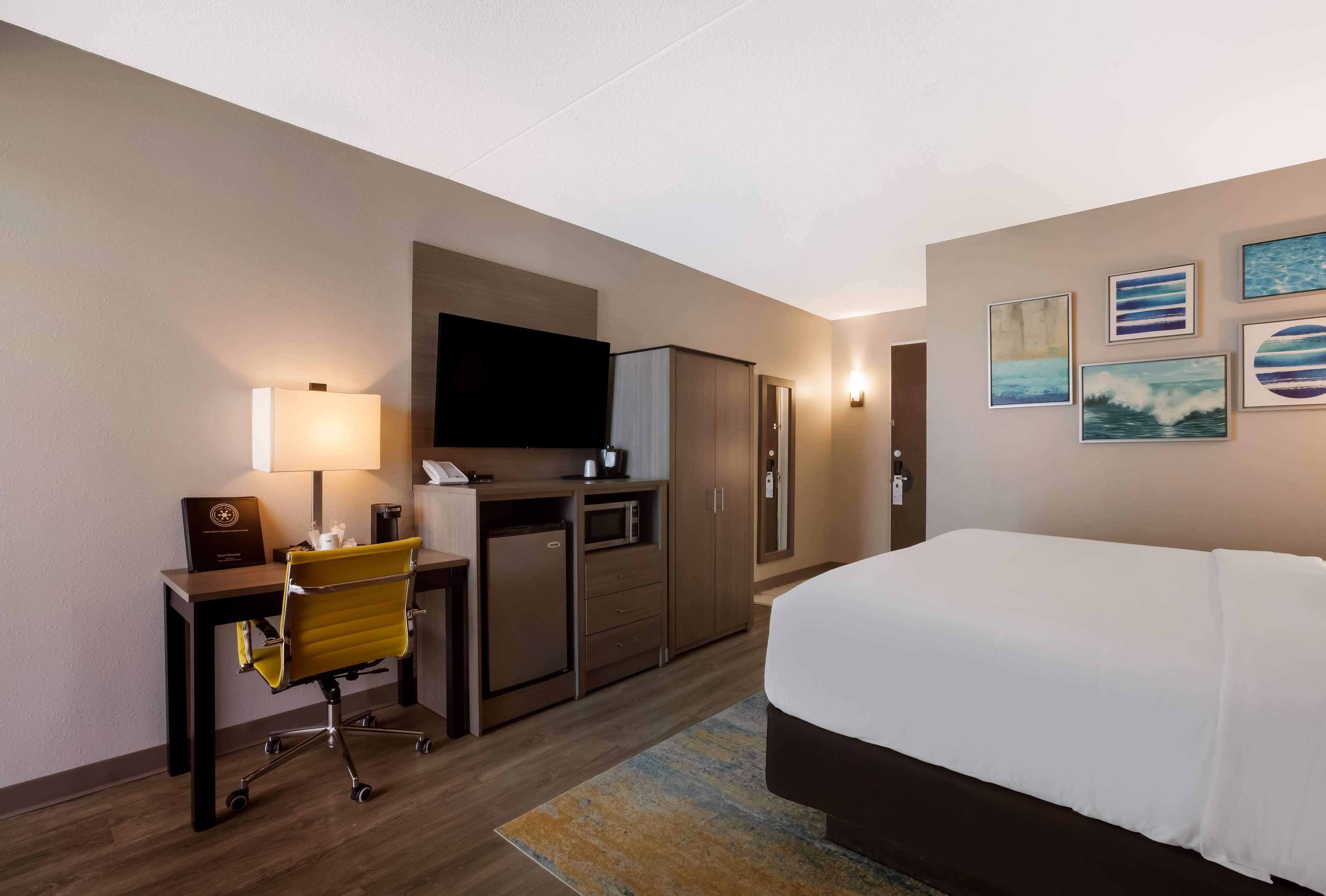 The Hub Middletown: A Best Western Signature Hotel