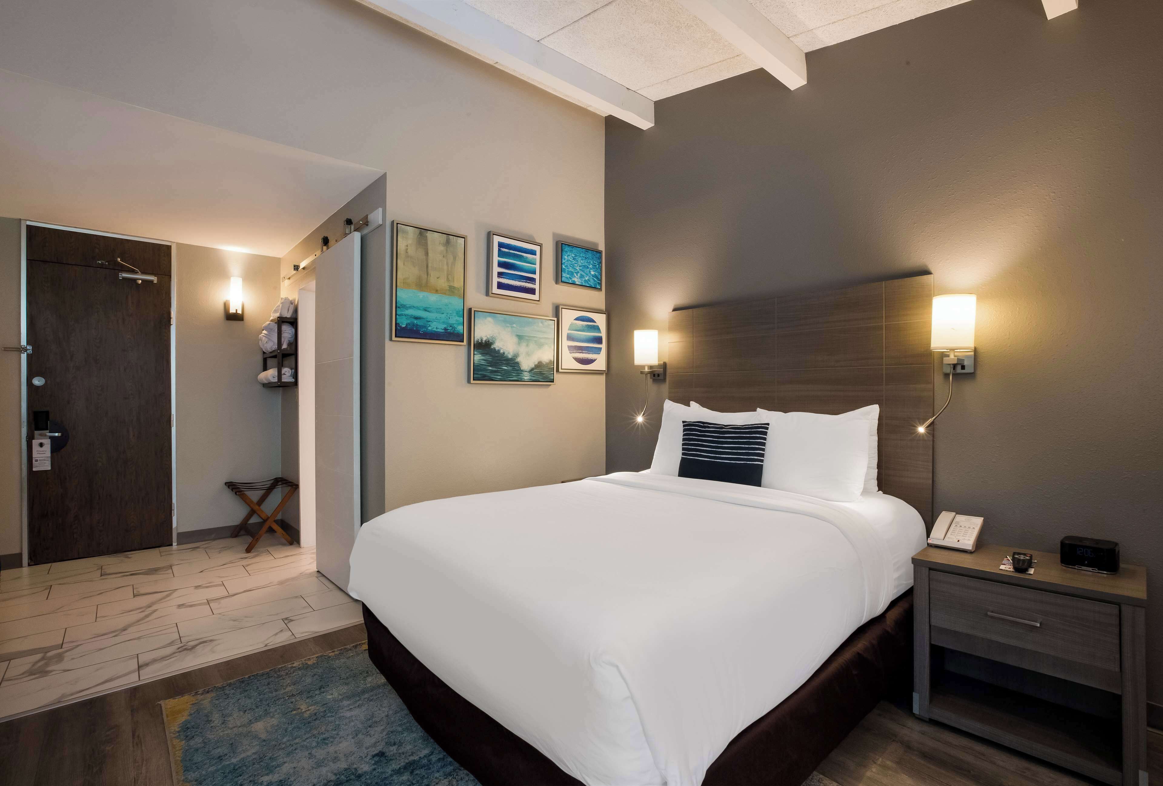 The Hub Middletown: A Best Western Signature Hotel
