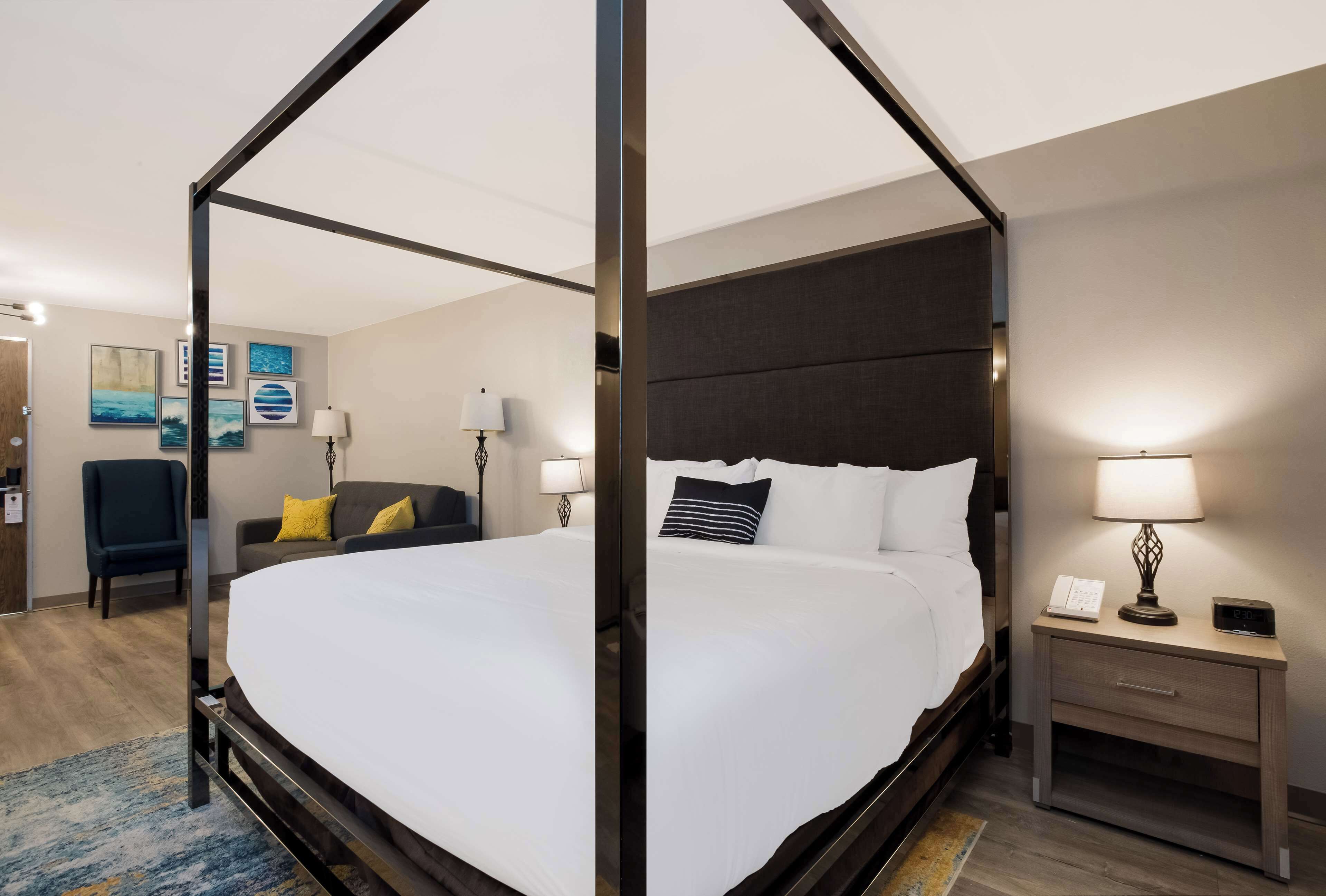 The Hub Middletown: A Best Western Signature Hotel