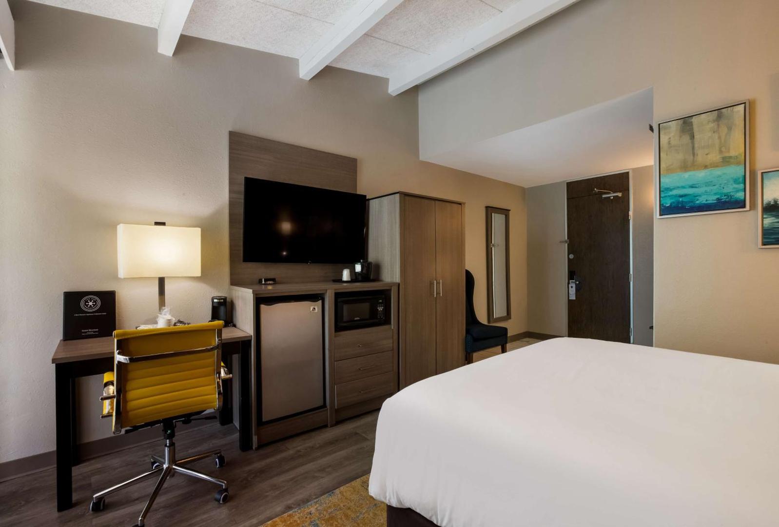 The Hub Middletown: A Best Western Signature Hotel