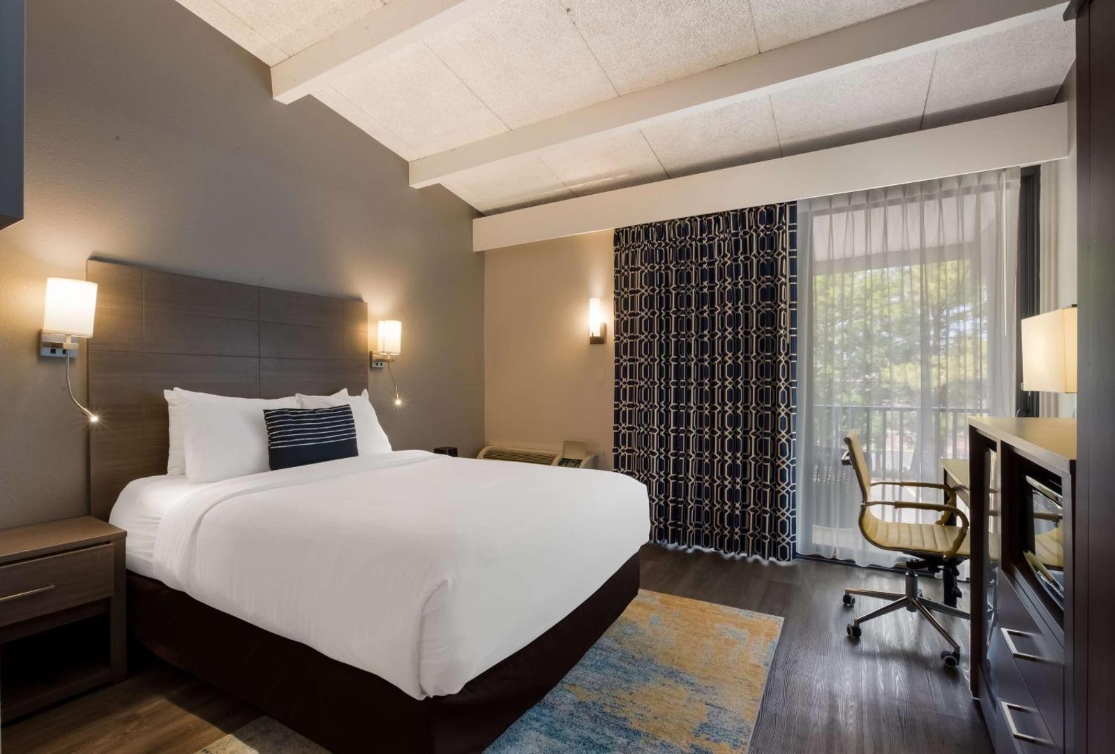 The Hub Middletown: A Best Western Signature Hotel