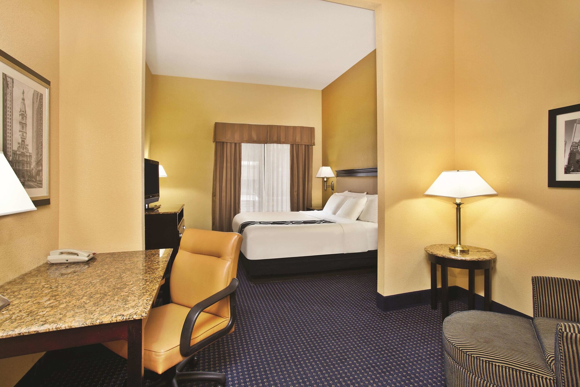 La Quinta Inn & Suites by Wyndham Mt. Laurel - Philadelphia
