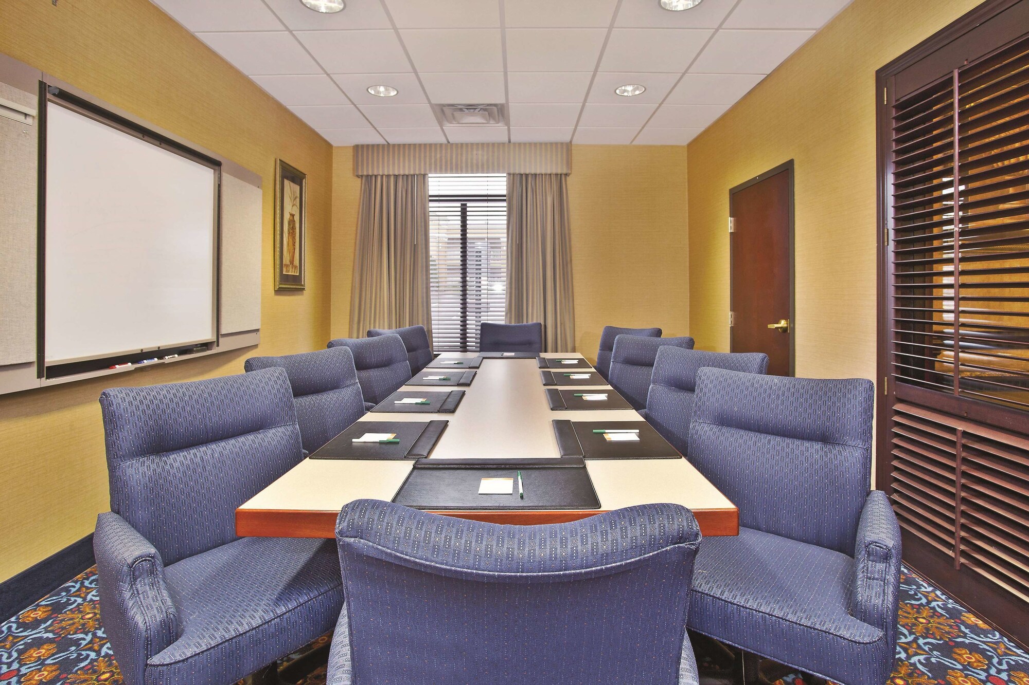 La Quinta Inn & Suites by Wyndham Mt. Laurel - Philadelphia
