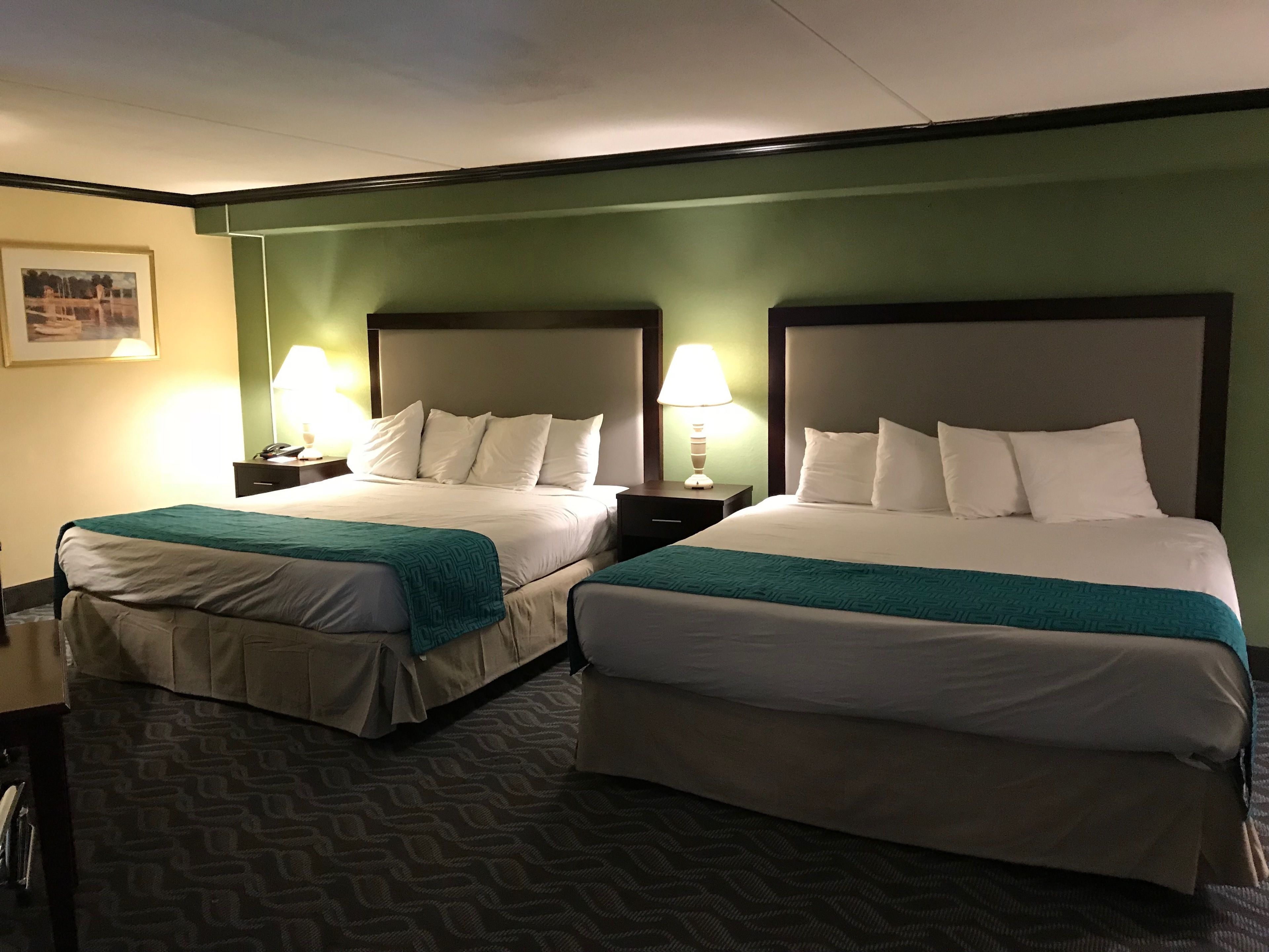 Howard Johnson by Wyndham Newark Airport