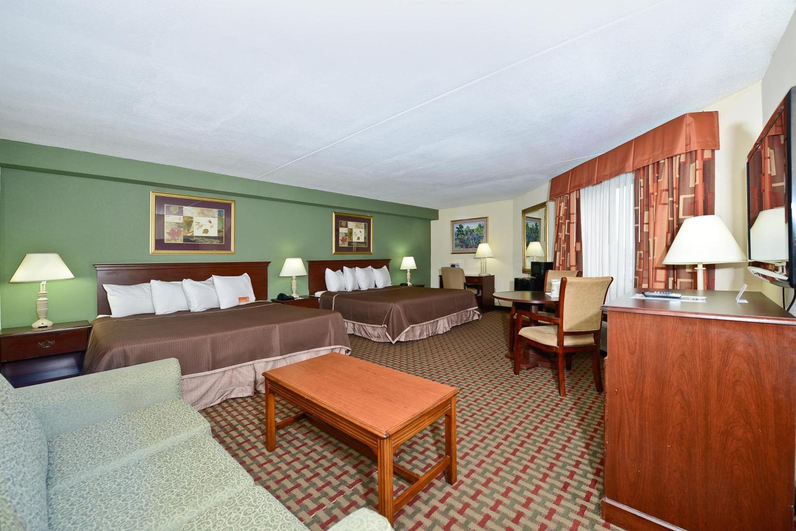 Howard Johnson by Wyndham Newark Airport