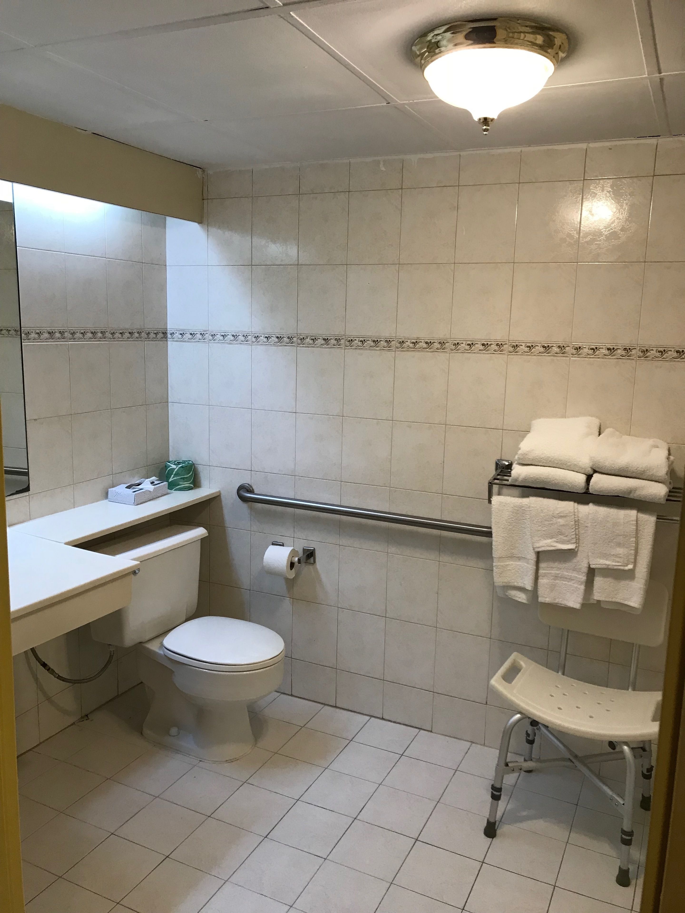 Howard Johnson by Wyndham Newark Airport
