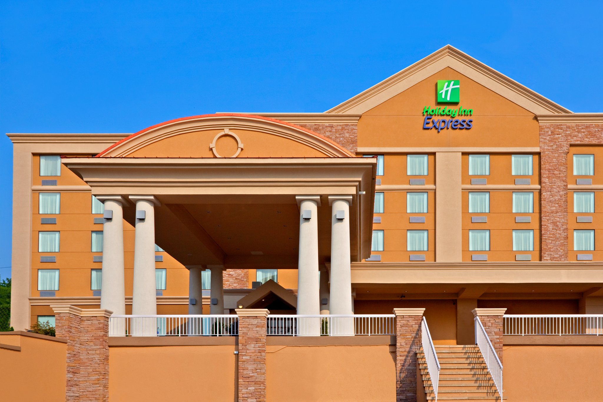 Days Hotel by Wyndham North Bergen /NYC Area