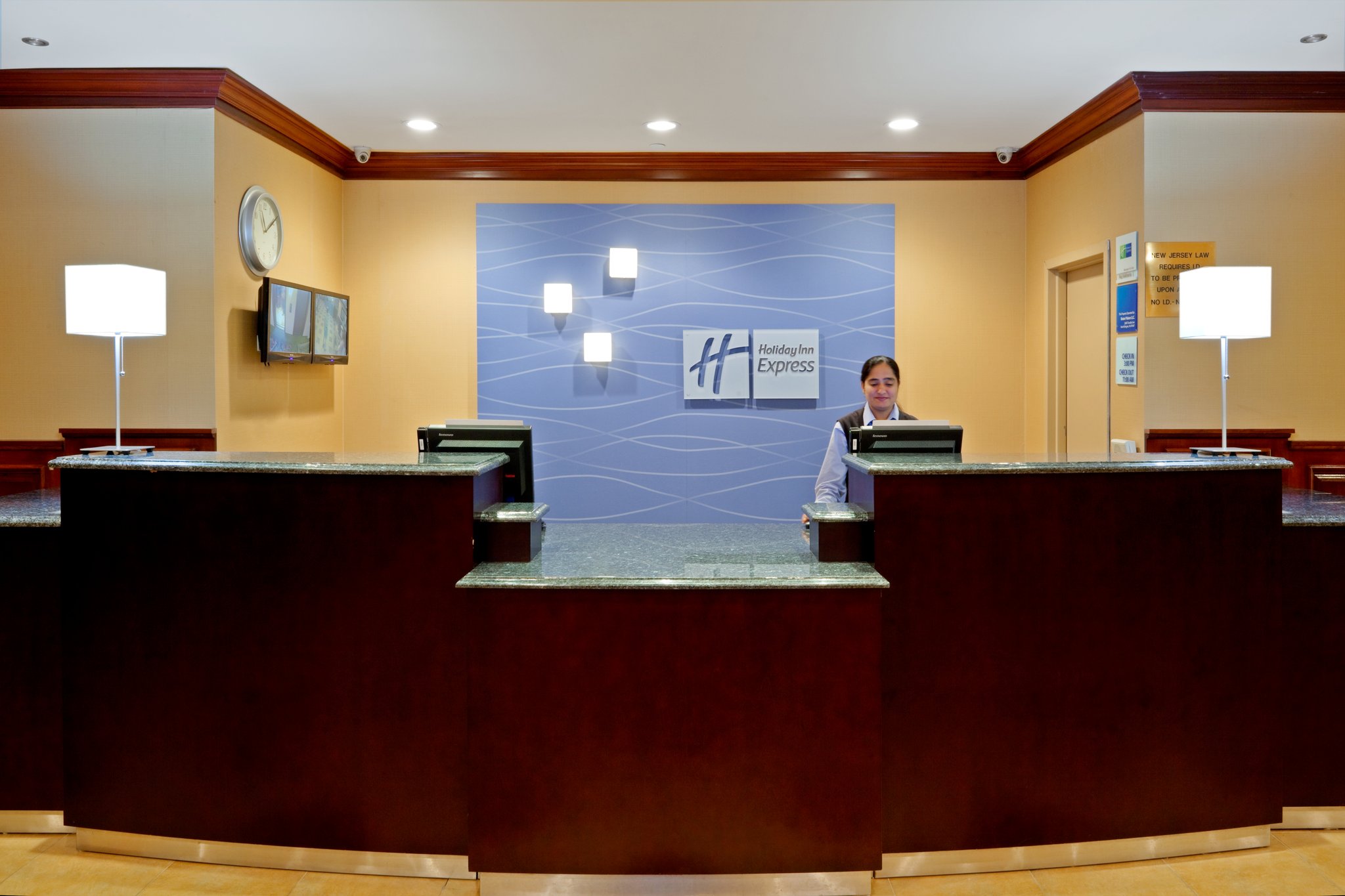 Days Hotel by Wyndham North Bergen /NYC Area