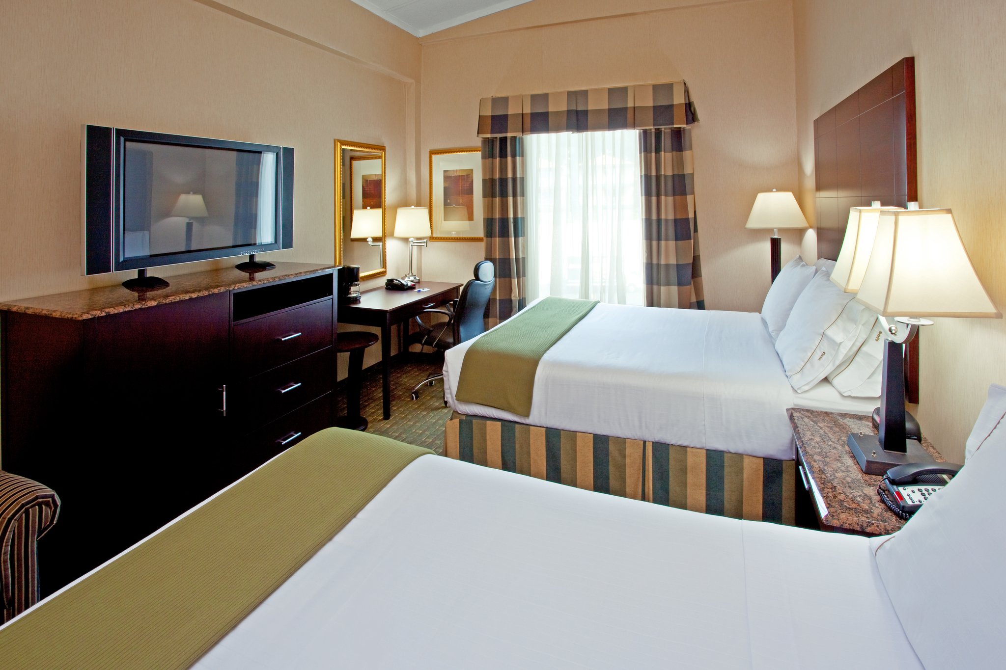 Days Hotel by Wyndham North Bergen /NYC Area