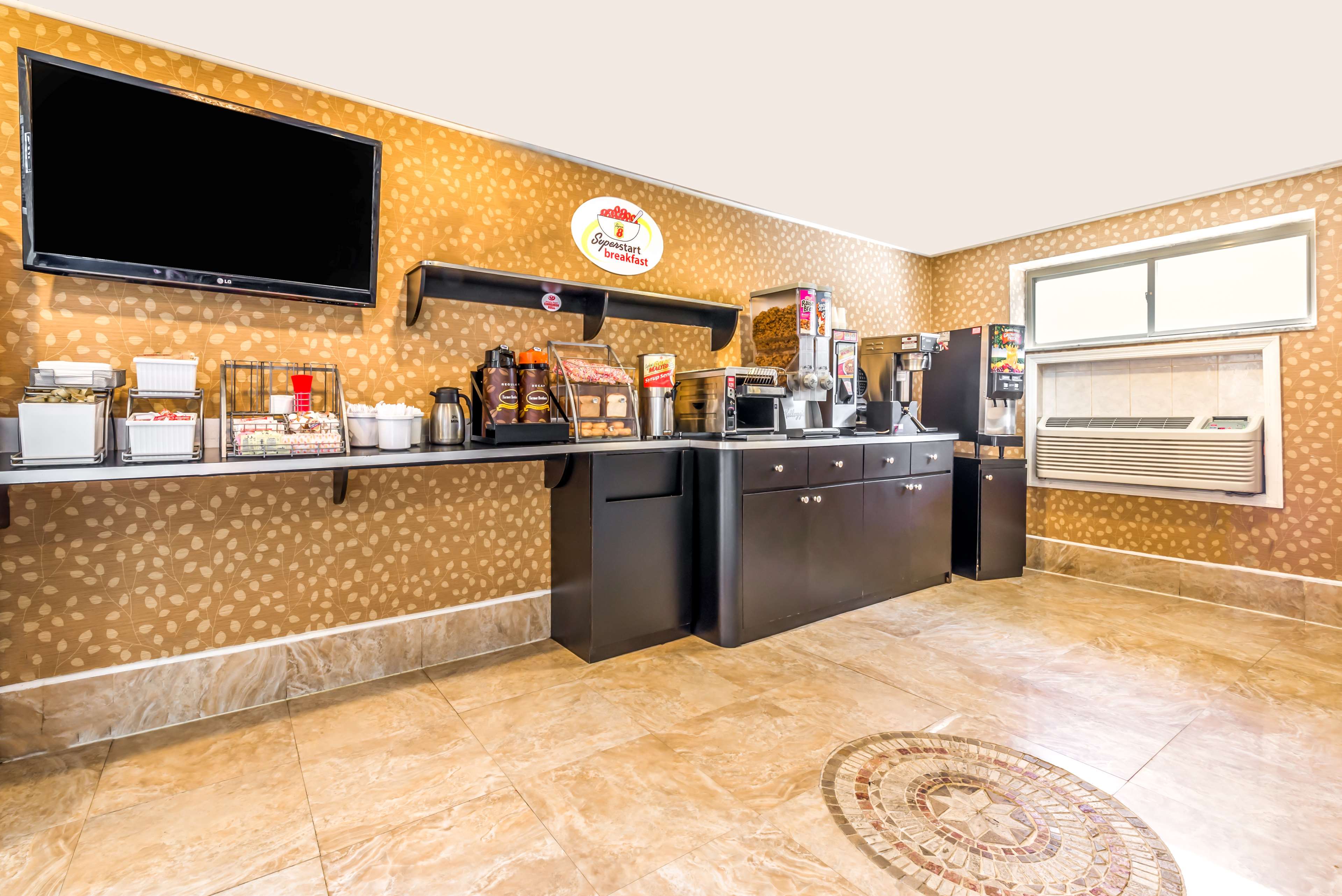 Super 8 by Wyndham North Bergen NJ/NYC Area